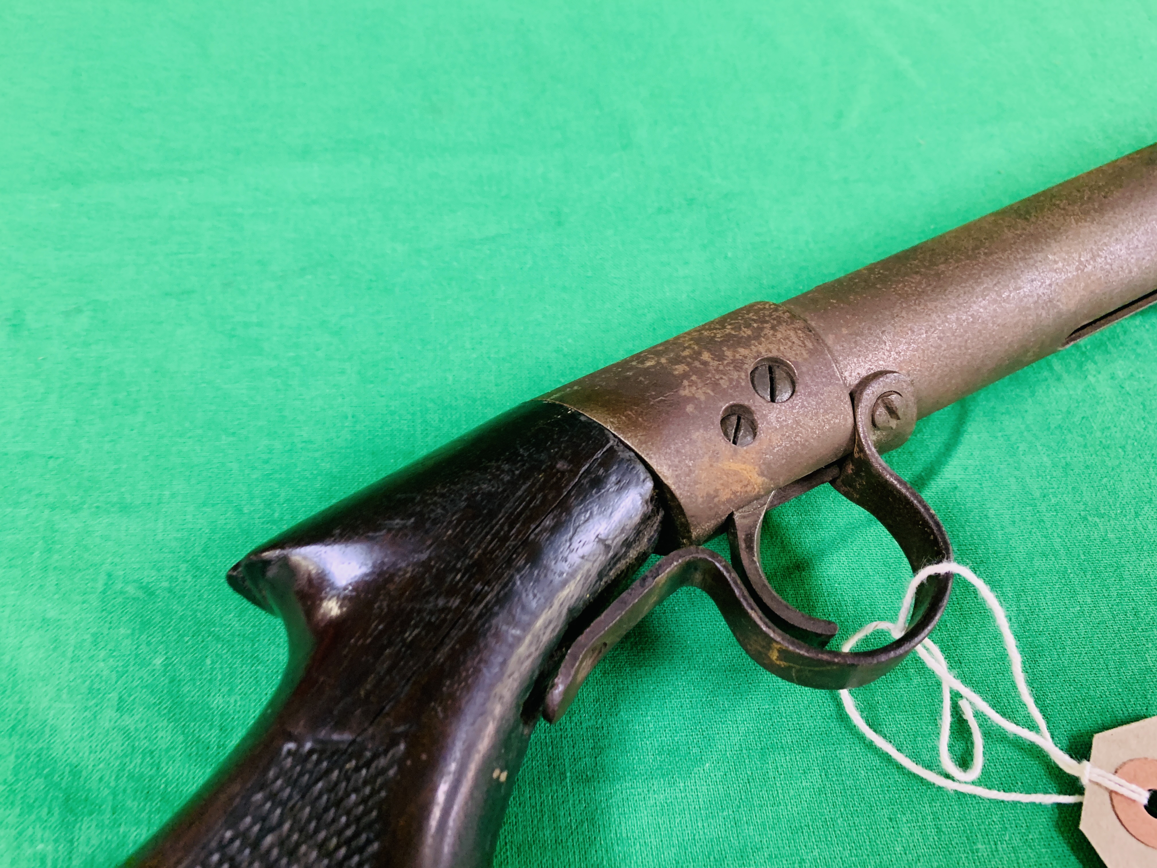 EARLY AIR RIFLE COLLECTORS ITEM (ALL GUNS TO BE INSPECTED AND SERVICED BY QUALIFIED GUNSMITH BEFORE - Image 2 of 8