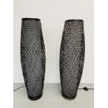 A PAIR OF WOVEN METAL CRAFT FLOOR STANDING LAMPS - HEIGHT 94CM - SOLD AS SEEN