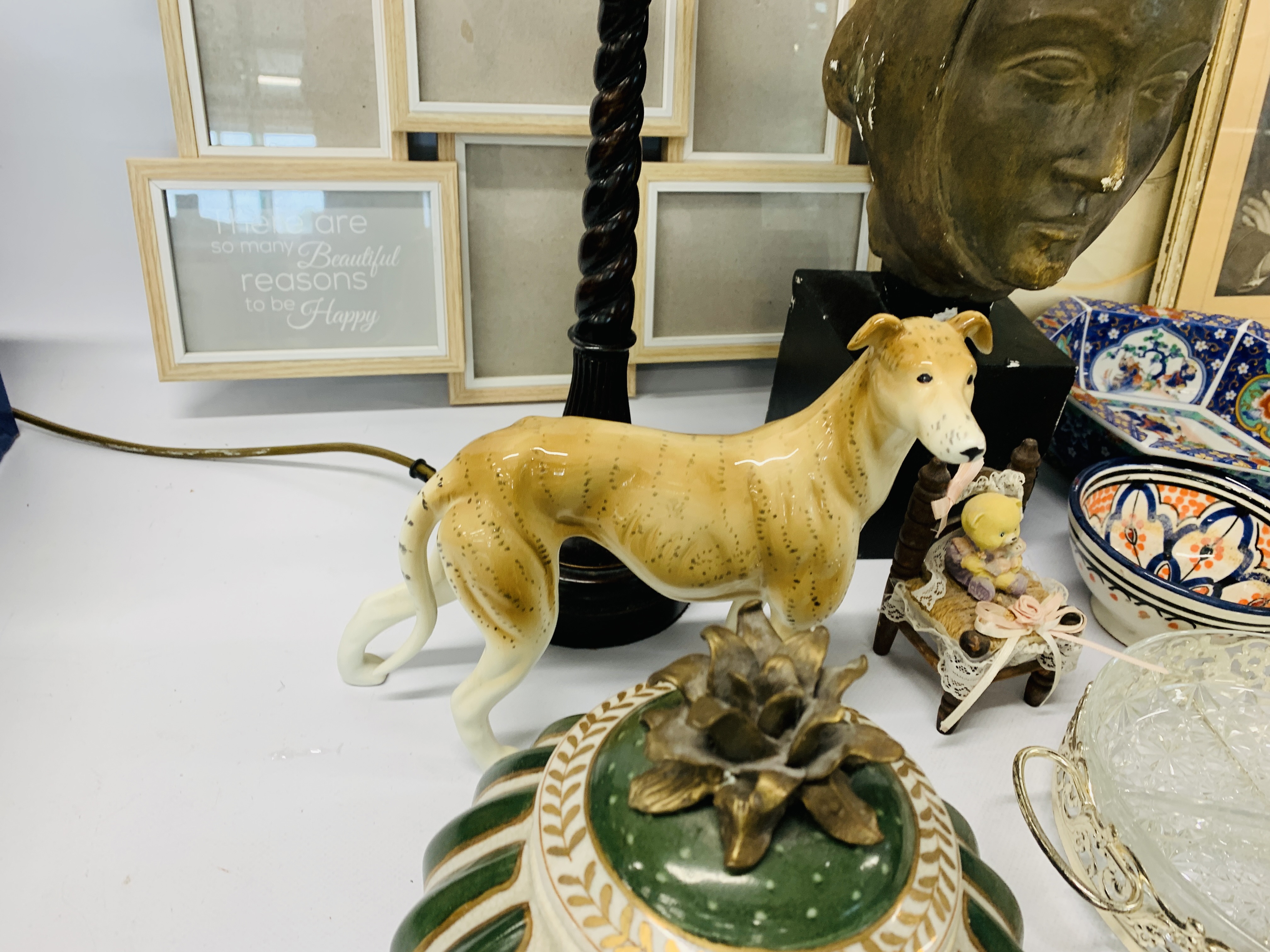 A MODERN TABLE LAMP, A PLASTER BUST, GLASS ENTREE DISH, A BRINDLE GREYHOUND ORNAMENT, - Image 9 of 10