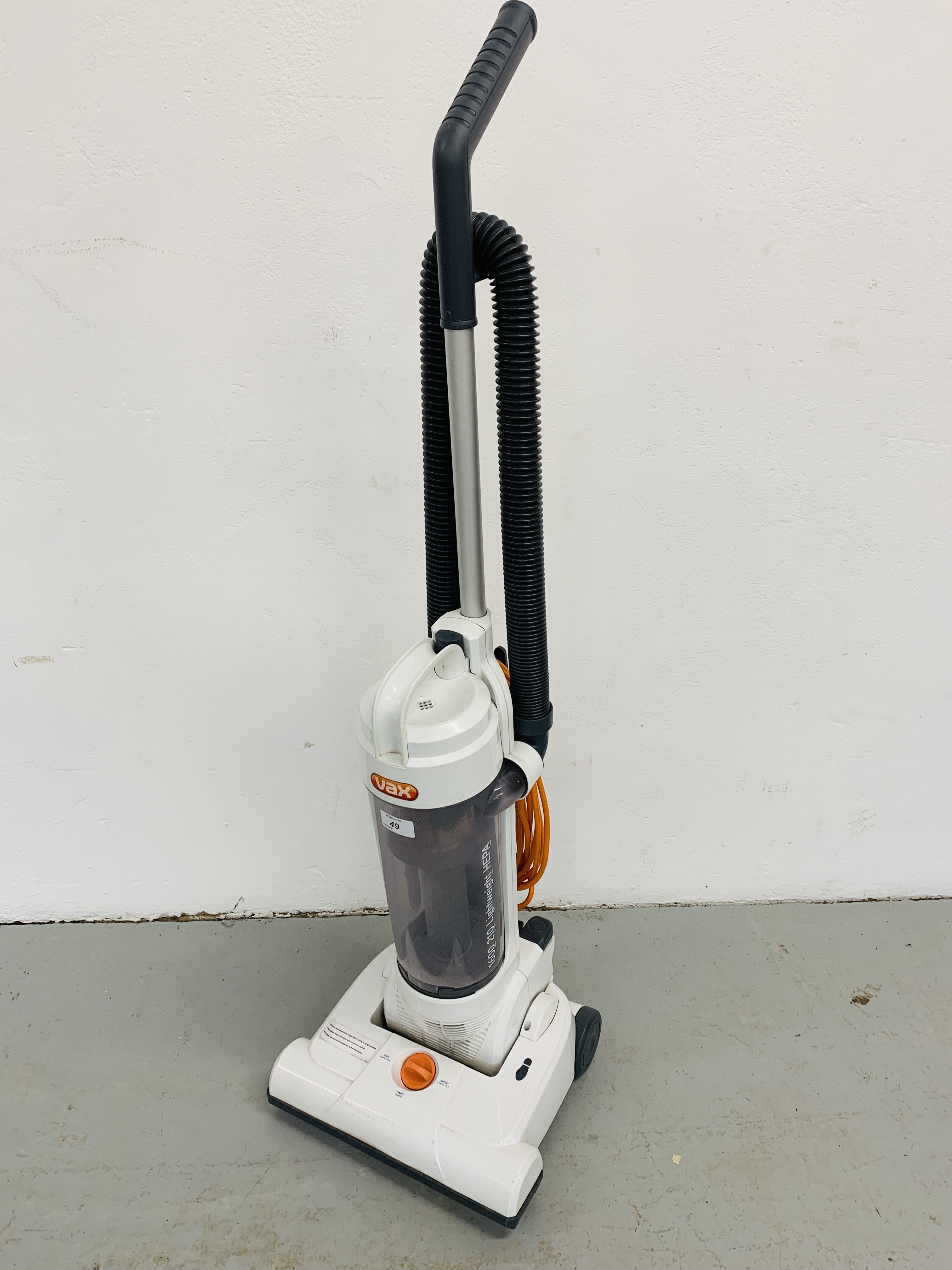 A VAX 1600 W VACUUM CLEANER - SOLD AS SEEN