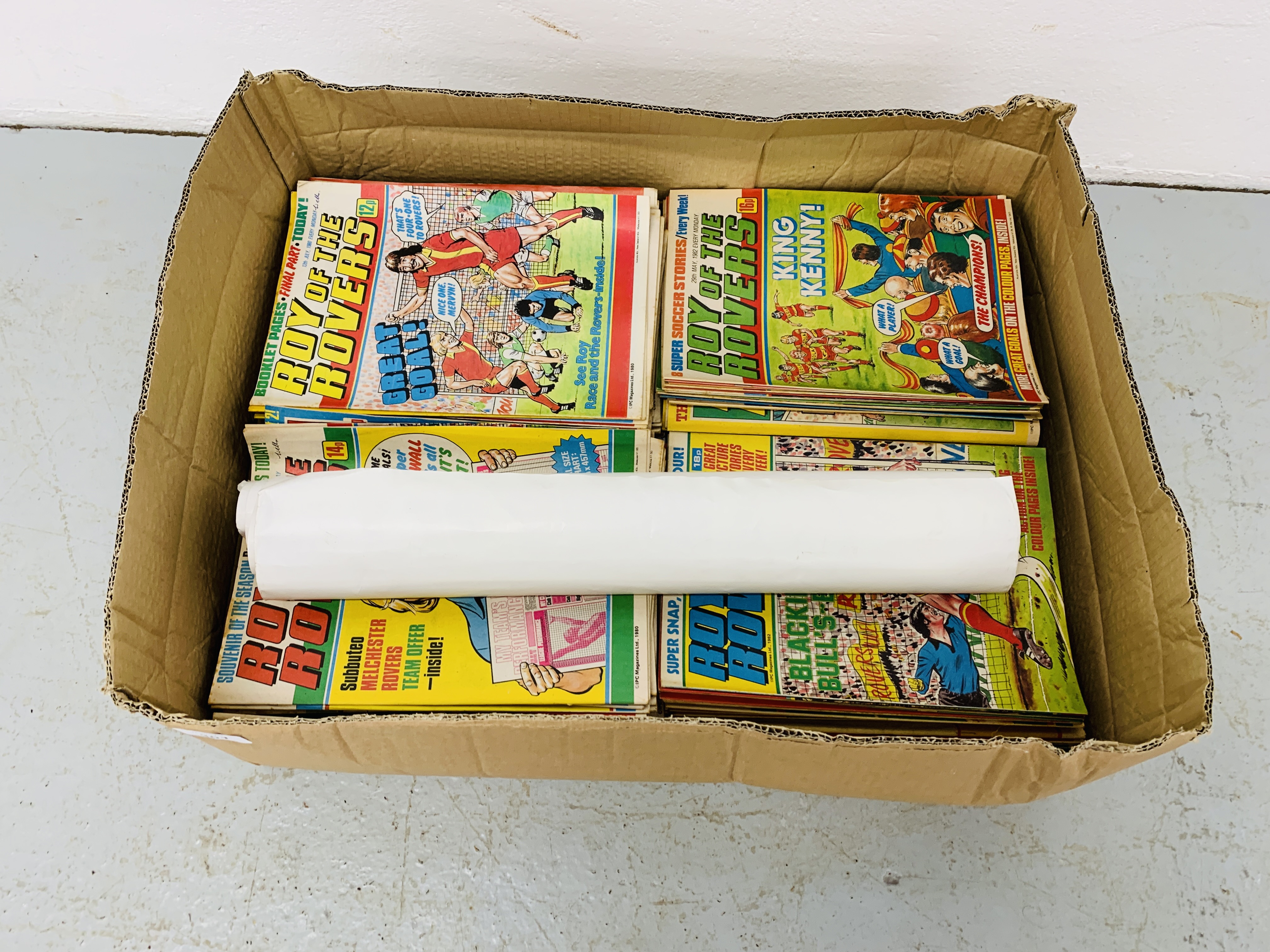 BOX OF VINTAGE "ROY OF THE ROVERS" MAGAZINES AND A POSTER