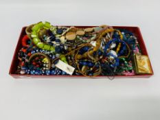 AN EXTENSIVE COLLECTION OF ASSORTED COSTUME JEWELLERY