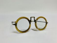 PAIR OF CHINESE SPECTACLES, C.1800, HORN
