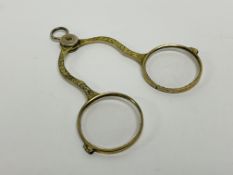 A PAIR OF FRENCH SILVER GILT SPECTACLES