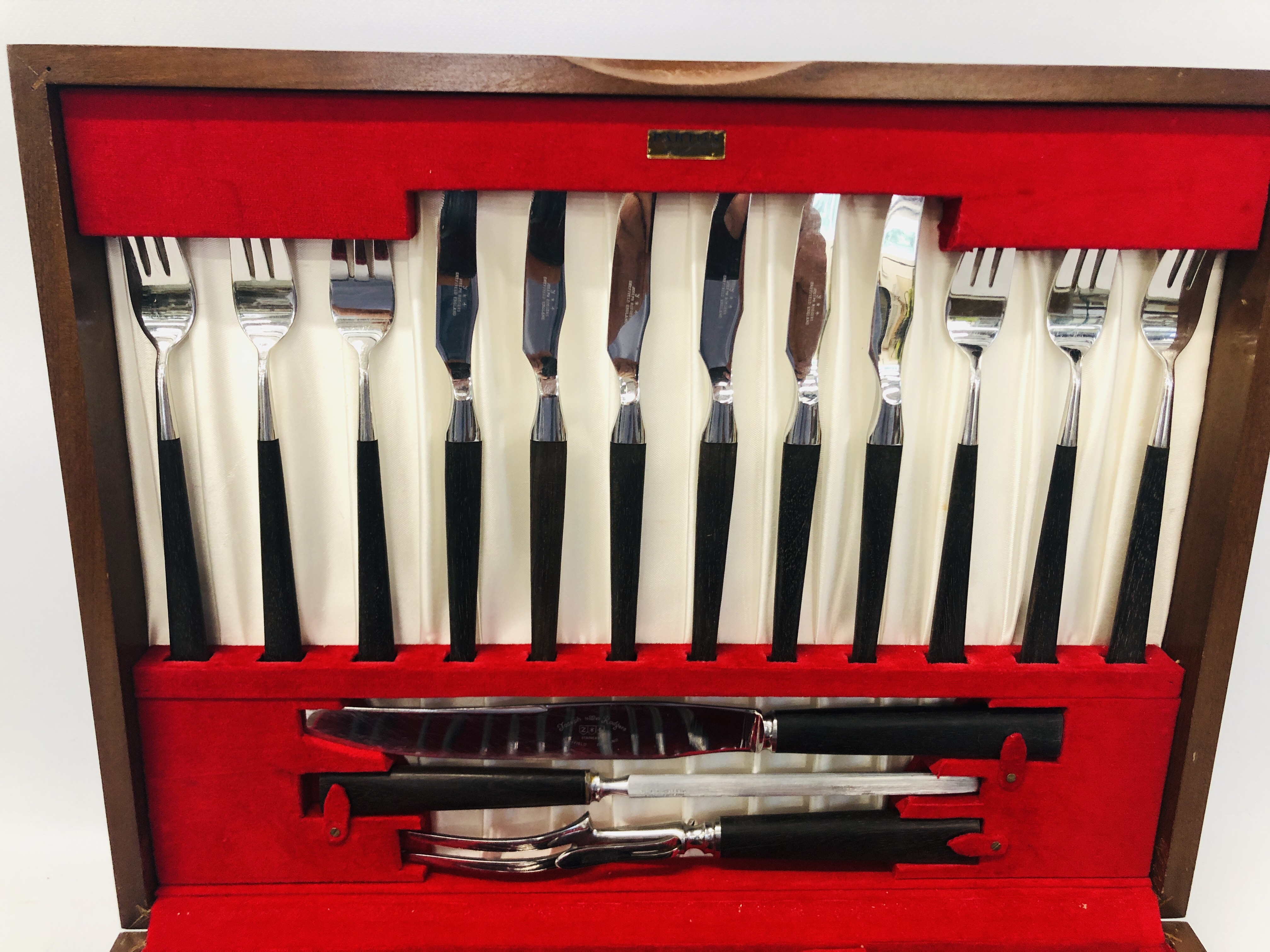 A JOSEPH ROGERS CANTEEN OF CUTLERY BOXED - Image 3 of 5