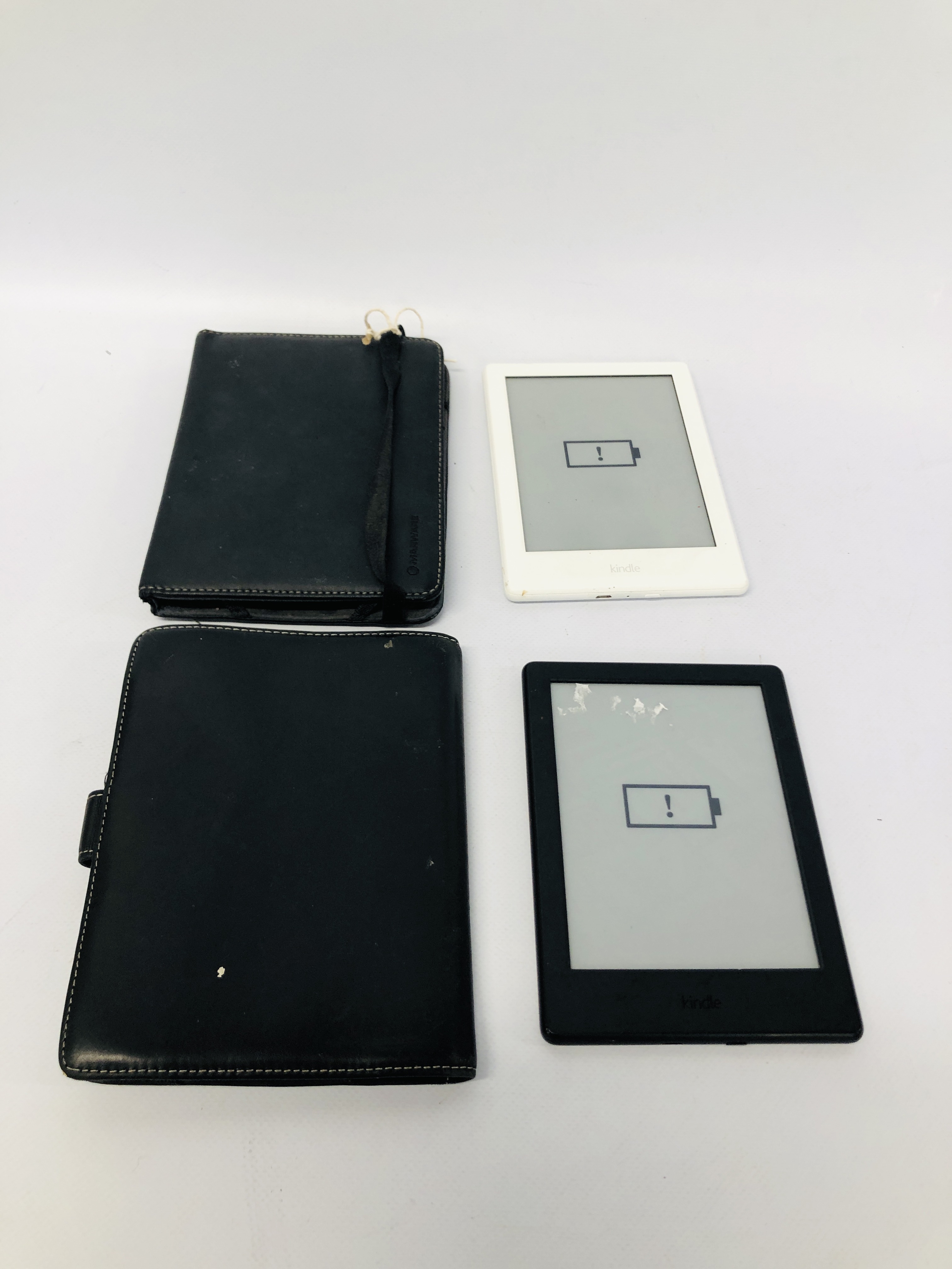 4 X AMAZON KINDLES - SOLD AS SEEN - NO GUARANTEE OF CONNECTIVITY - Image 2 of 3