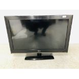 LG 32 INCH TELEVISION & REMOTE - SOLD AS SEEN