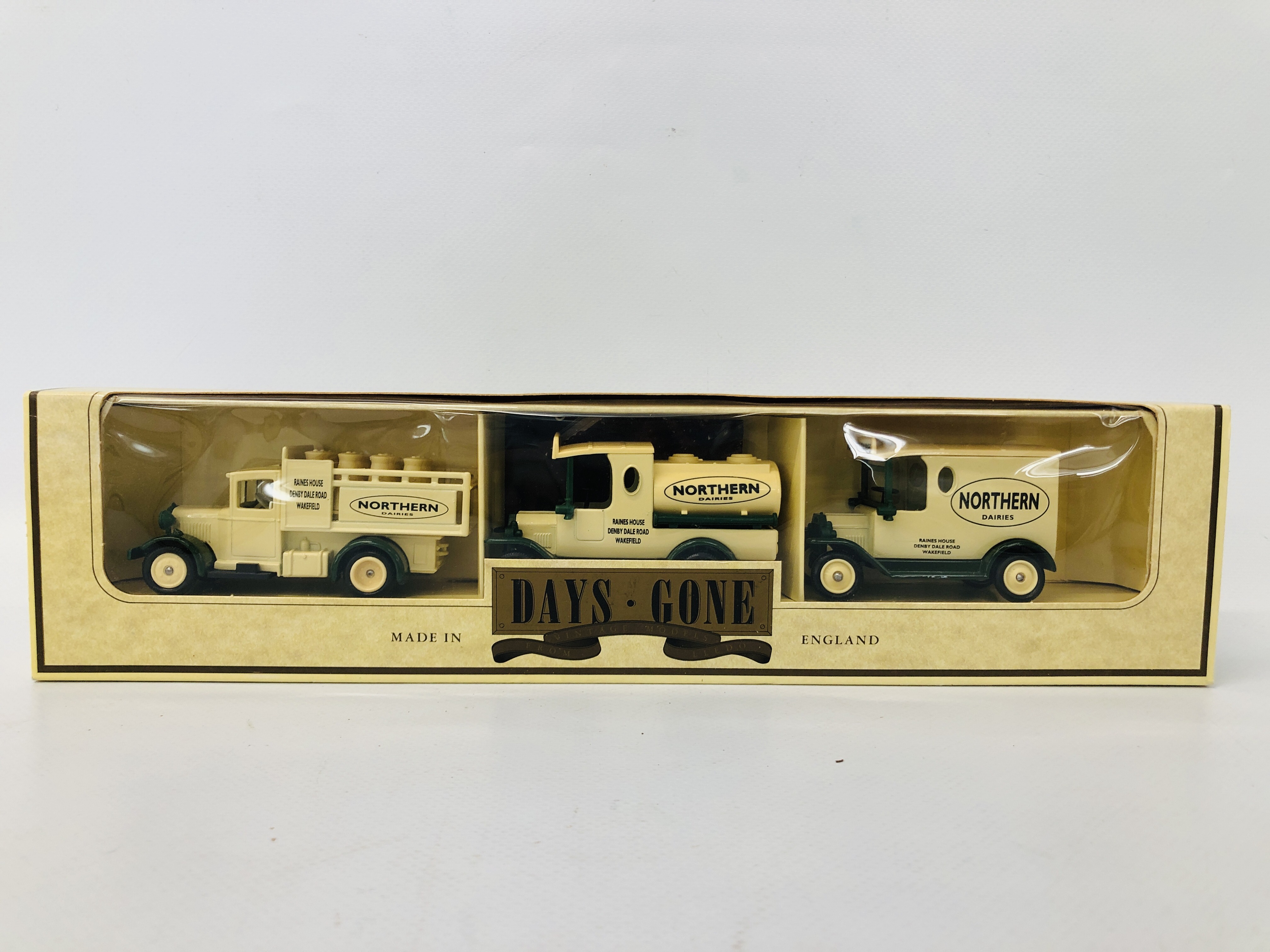 COLLECTION OF DAYS GONE COLLECTORS DIE-CAST MODEL VEHICLES IN ORIGINAL BOXES - Image 5 of 10