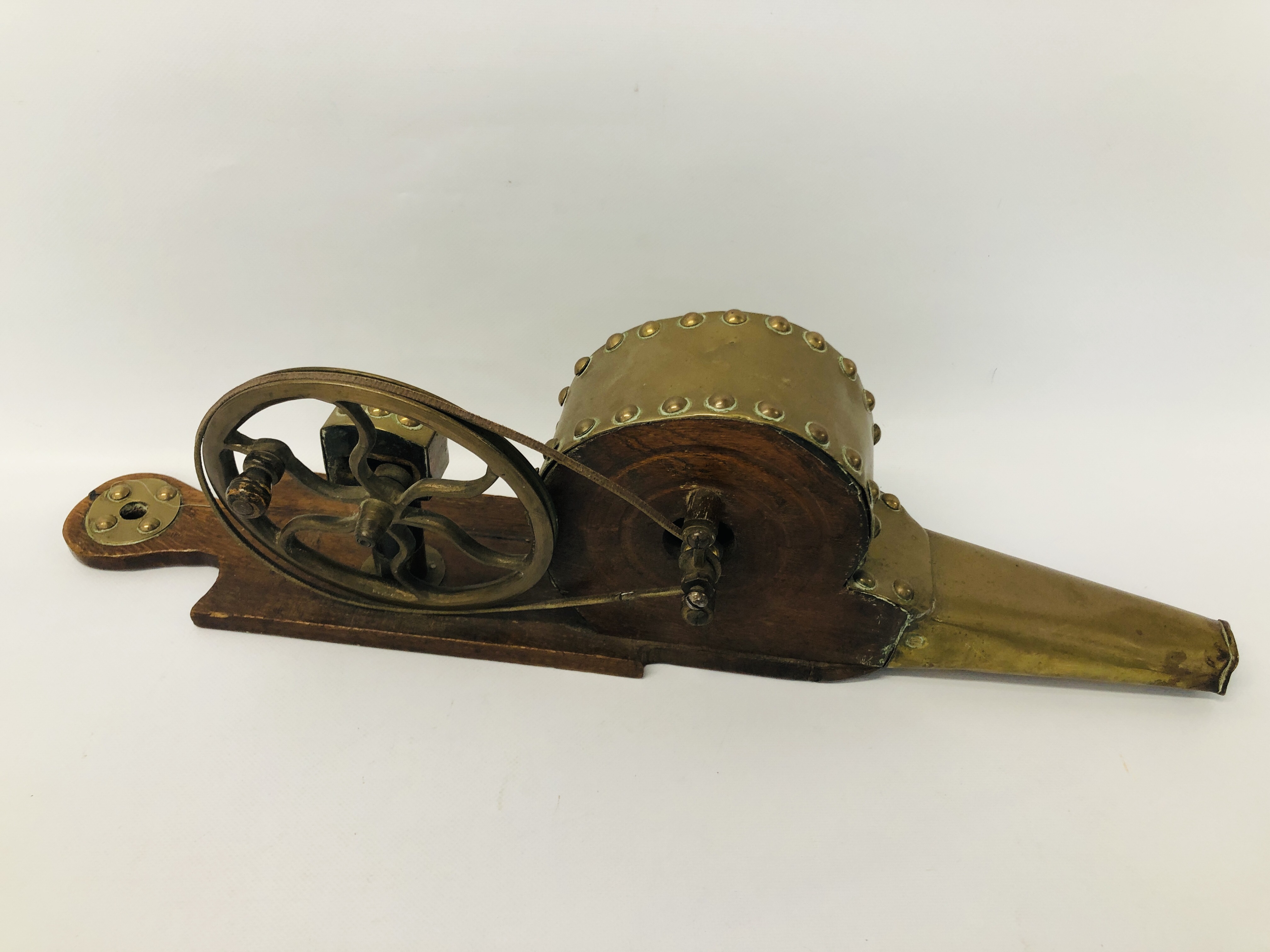 C19 WOODEN AND BRASS MECHANICAL PEAT BELLOWS - Image 3 of 9