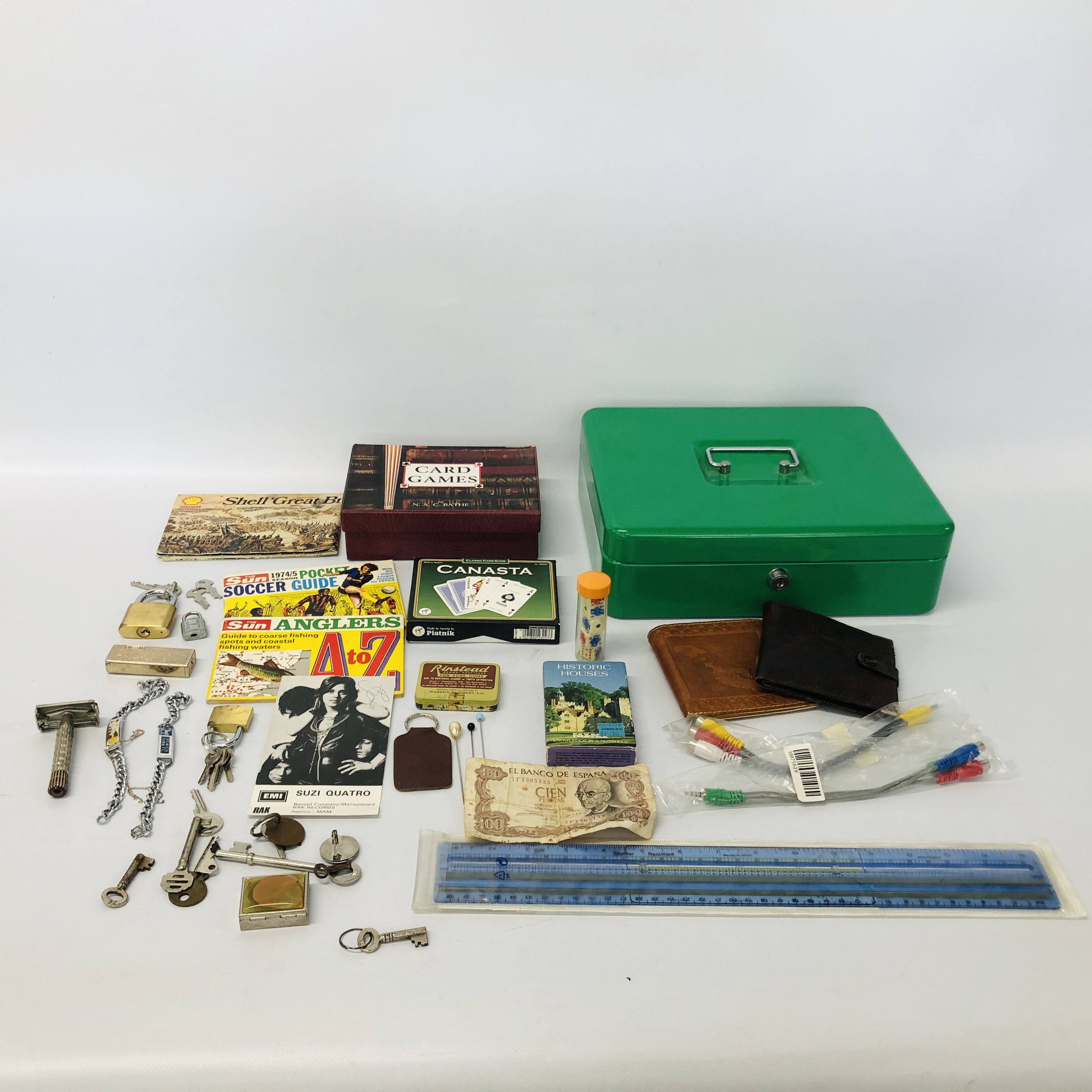 LARGE BOX OF INTERESTING ITEMS INCLUDING KEYS, LOCKS,