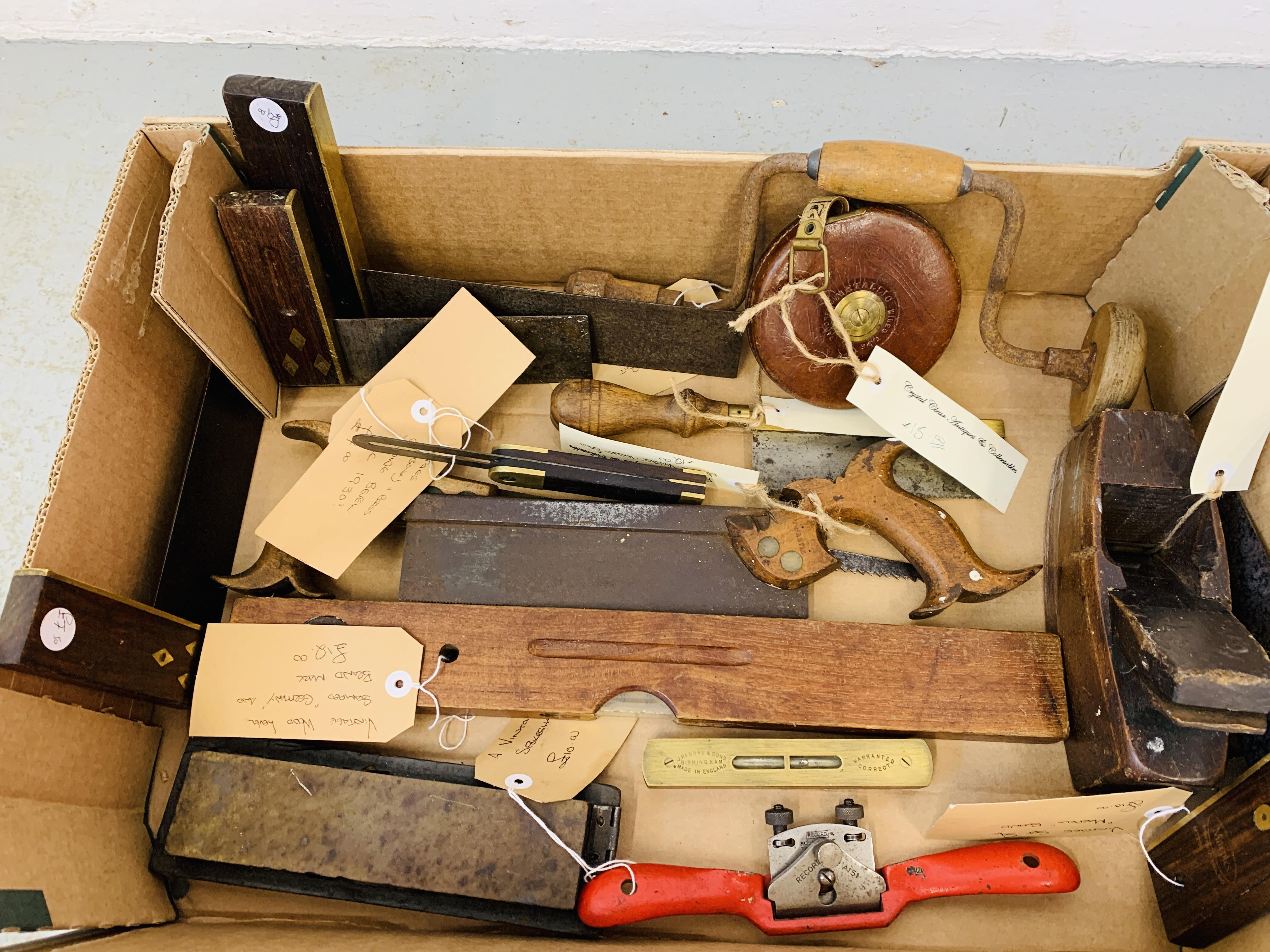 AN ASSORTMENT OF VINTAGE HAND TOOLS TO INCLUDE DRILLS, PLANES, LEVELS, TAPE MEASURE, SAWS, - Image 2 of 9