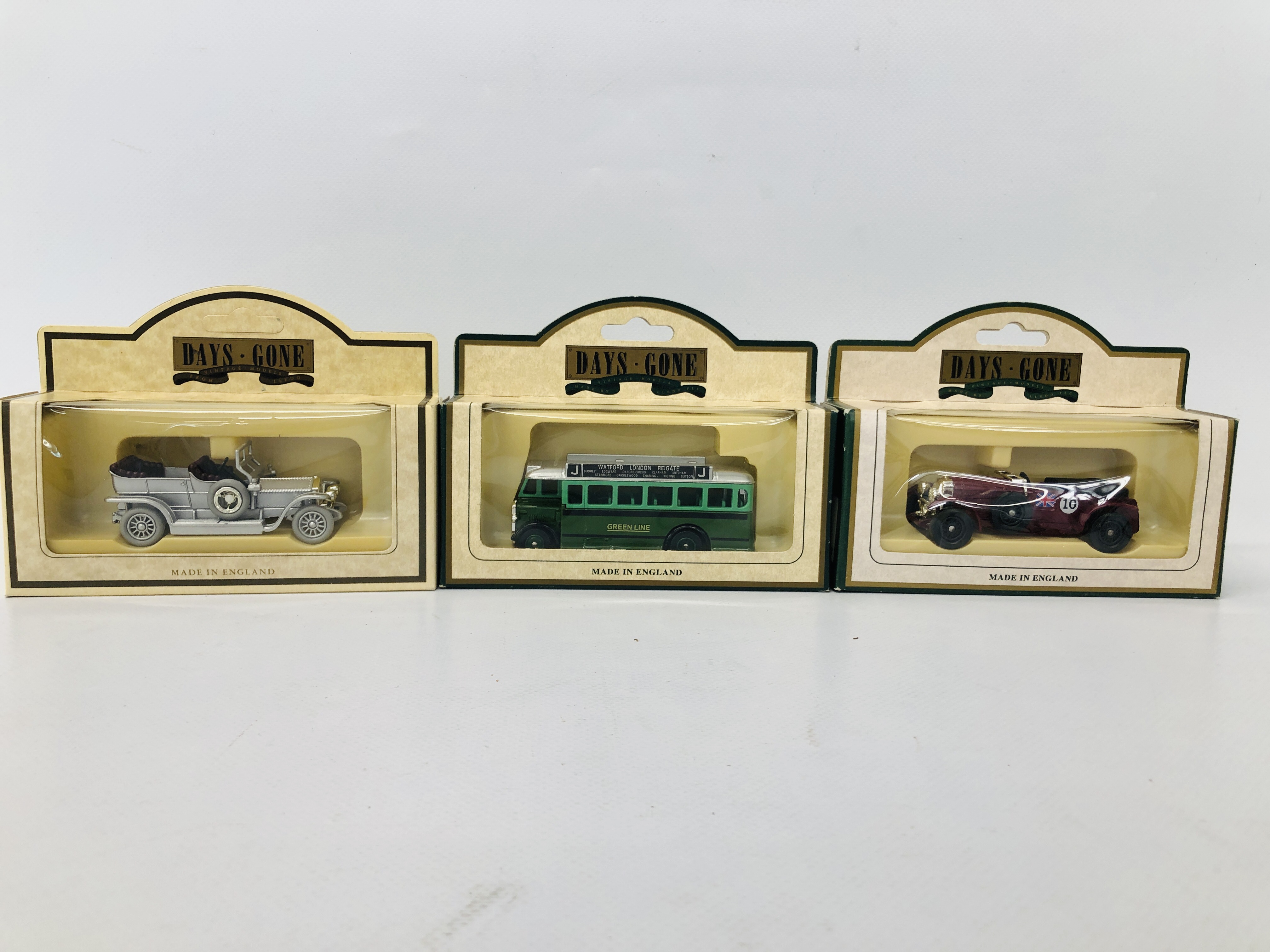 COLLECTION OF DAYS GONE COLLECTORS DIE-CAST MODEL VEHICLES IN ORIGINAL BOXES - Image 3 of 10