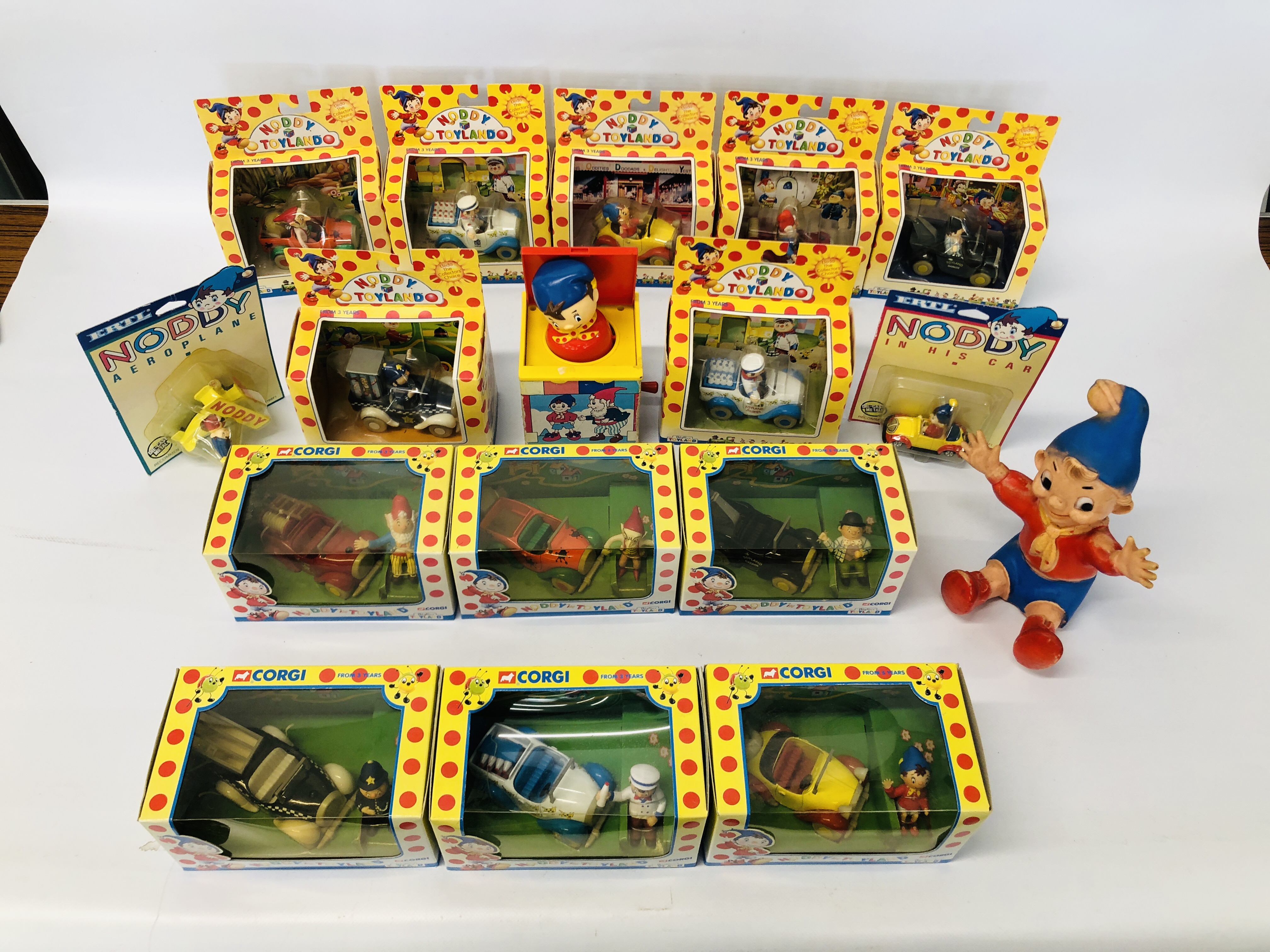 2 X BOXES OF NODDY RELATED COLLECTORS DIE-CAST VEHICLES/MODELS TO INCLUDE 6 X CORGI, 7 X LLEDO,