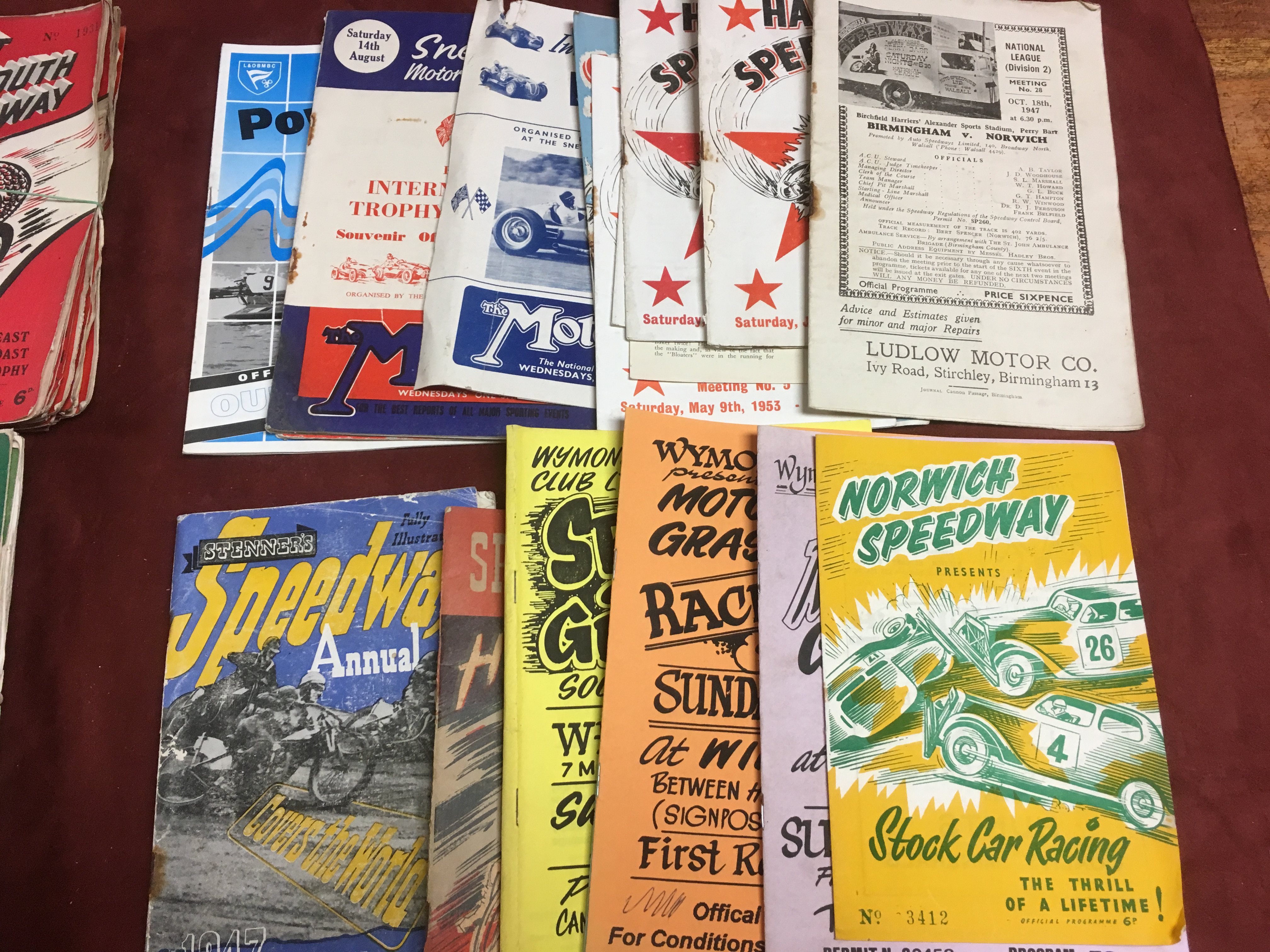 BOX WITH A QUANTITY OF NORWICH AND GREAT YARMOUTH SPEEDWAY PROGRAMMES, MAJORITY 1946-53,