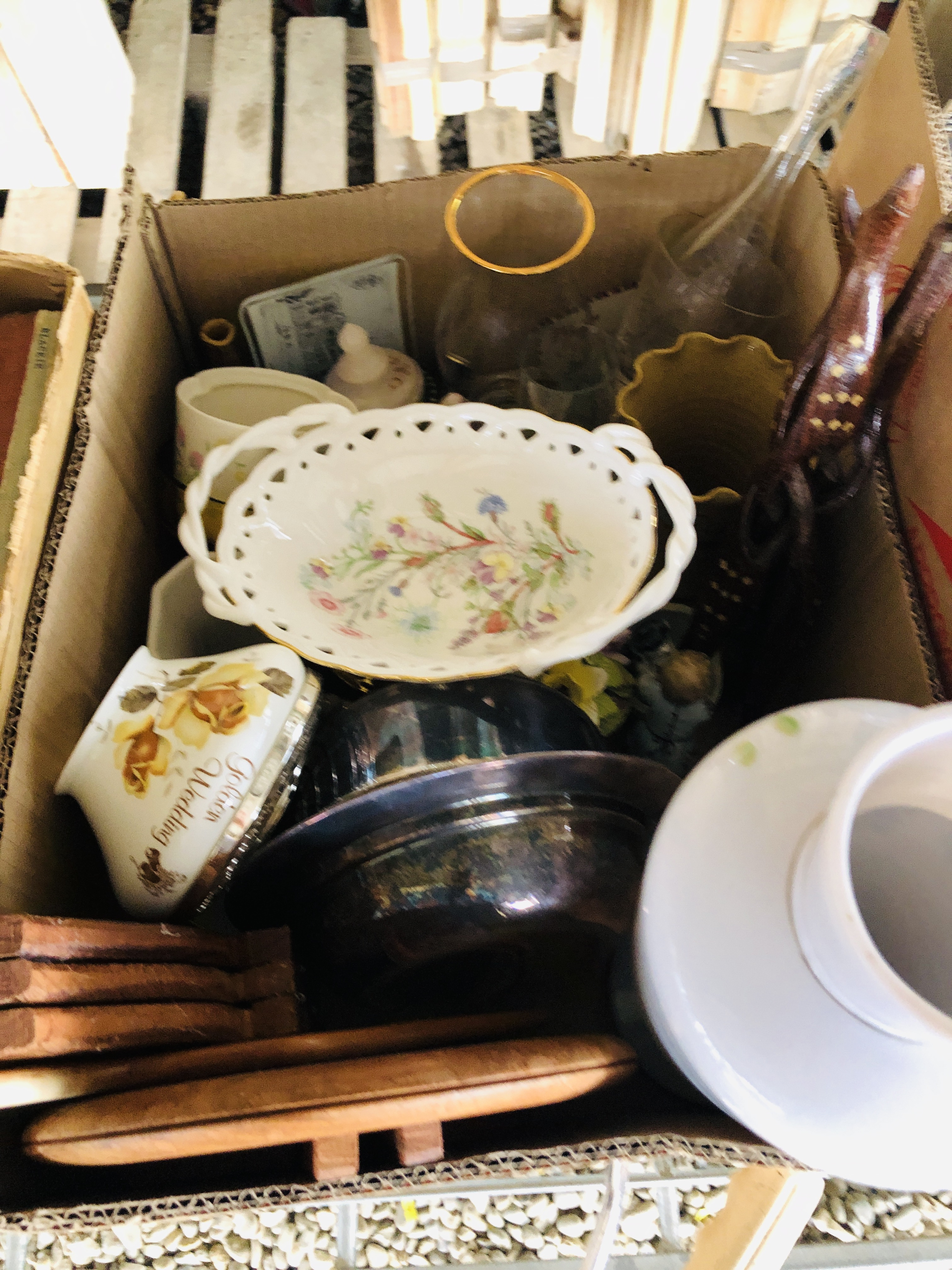 10 BOXES OF MIXED HOUSEHOLD SUNDRIES TO INCLUDE GLASS WARE, BOOKS, CHINA, SILVER PLATED WARES, - Image 4 of 12
