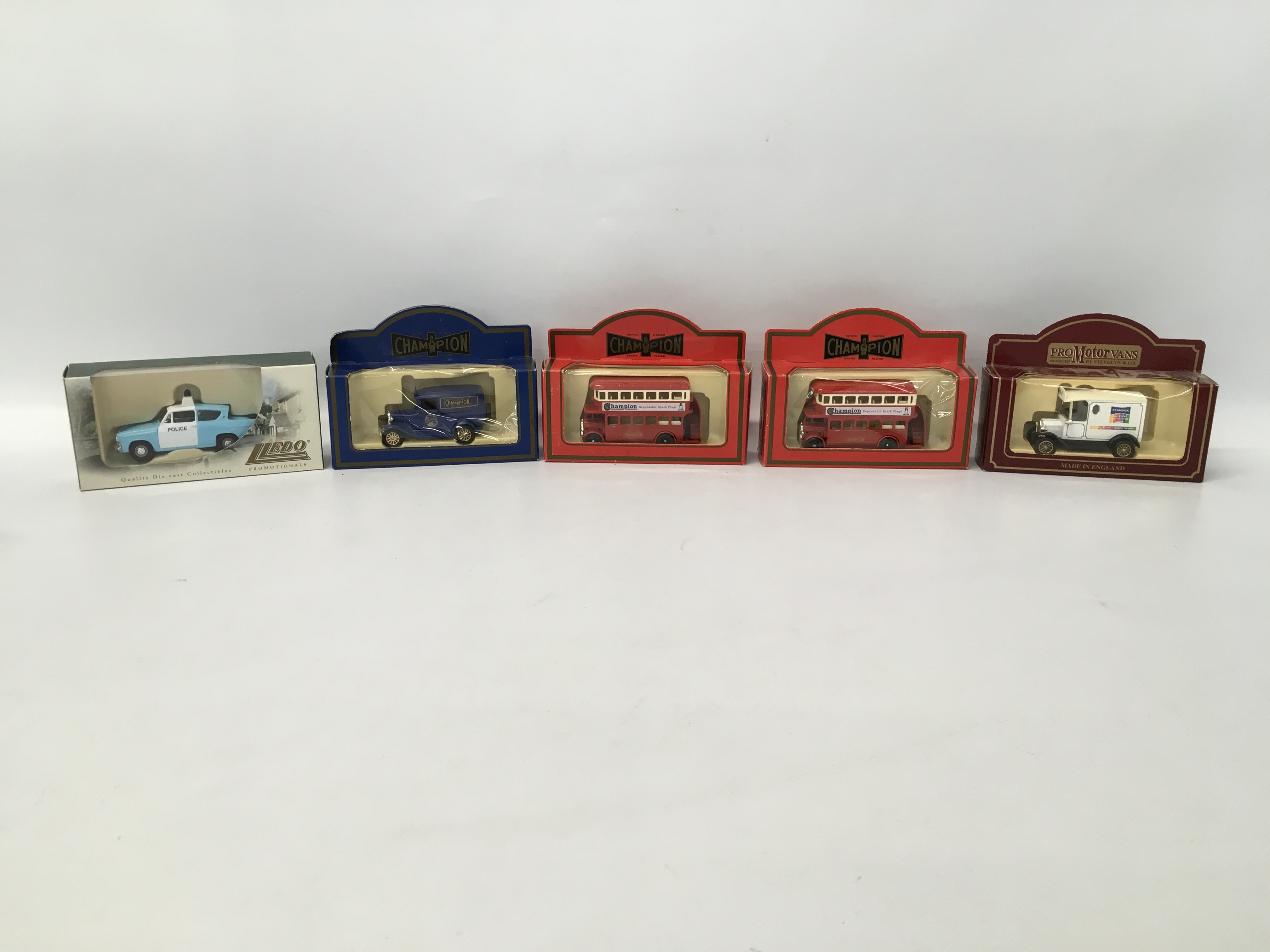 BOX OF ASSORTED BOXED MODEL DIE-CAST VEHICLES TO INCLUDE MANY PROMOTIONAL ETC - Image 5 of 8