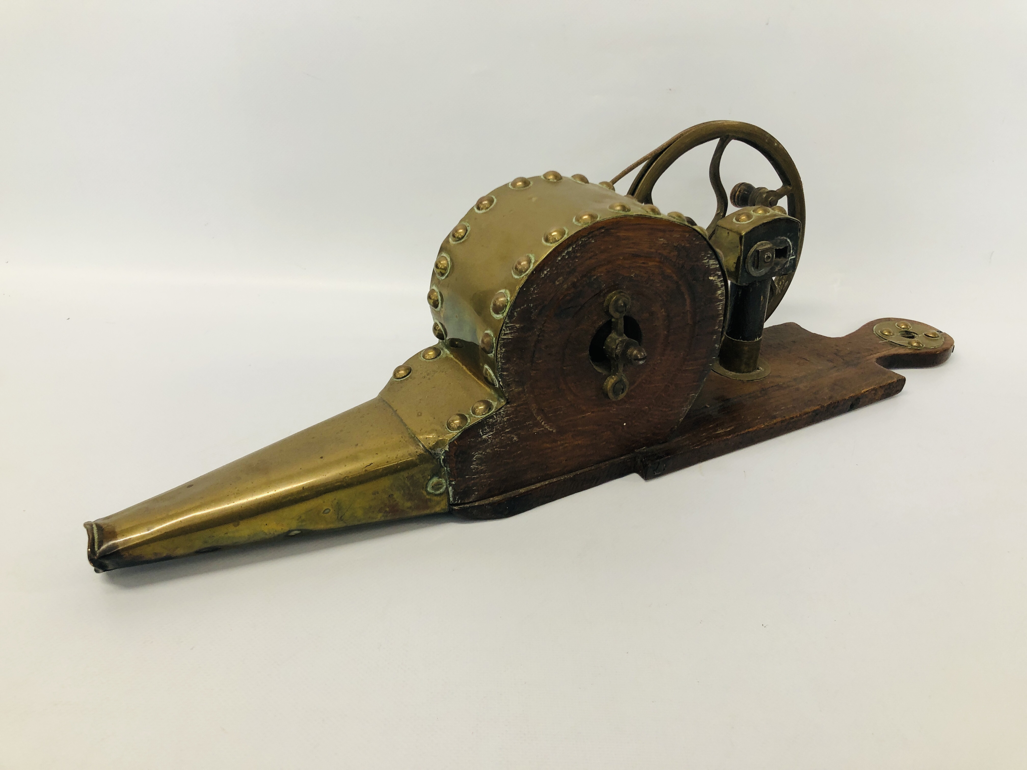 C19 WOODEN AND BRASS MECHANICAL PEAT BELLOWS - Image 4 of 9