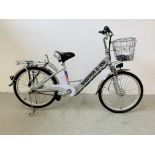 A SHOPPER E-100 ELECTRIC ASSISTED BICYCLE WITH 2 KEYS,