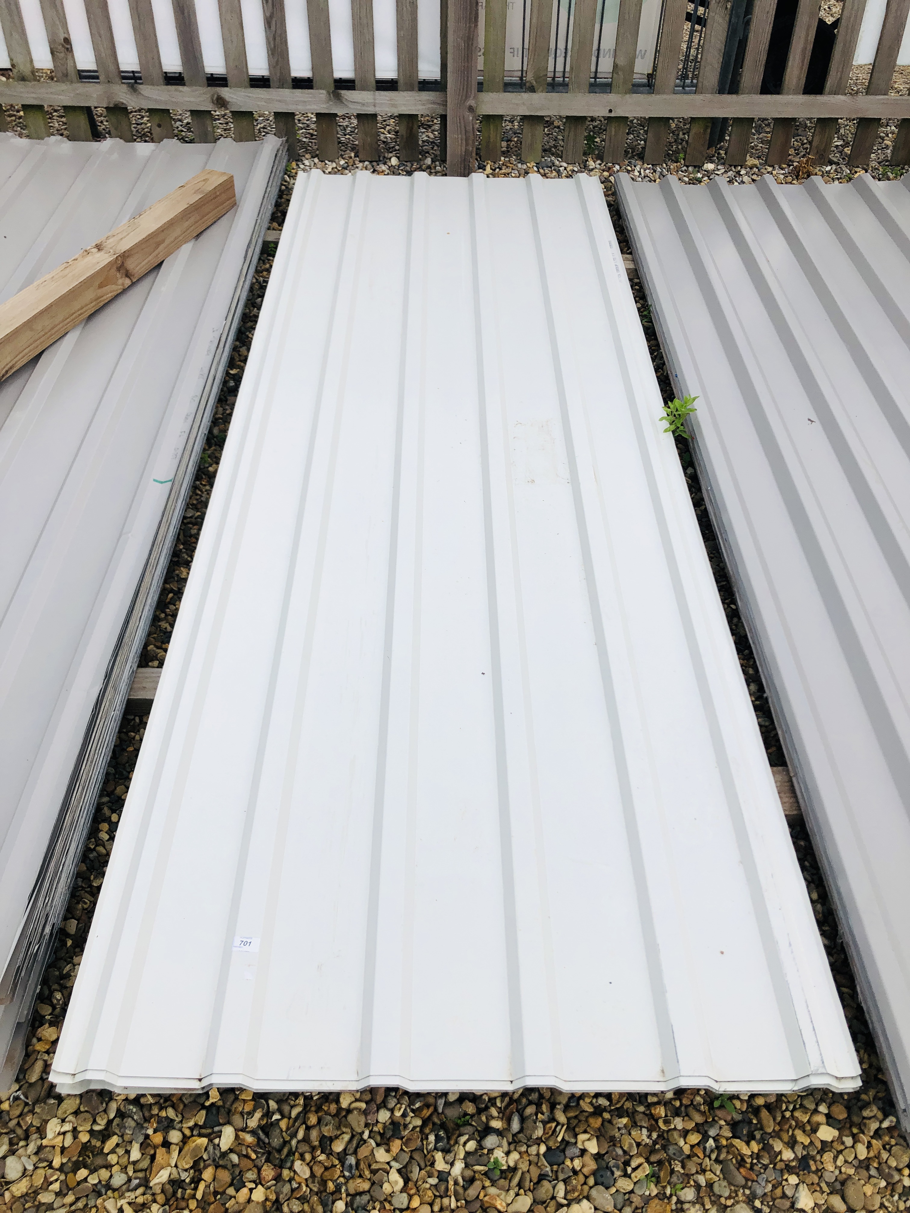 17 x 3M X 1M PROFILE STEEL ROOF LINER SHEETS (GREY / BROWN)
