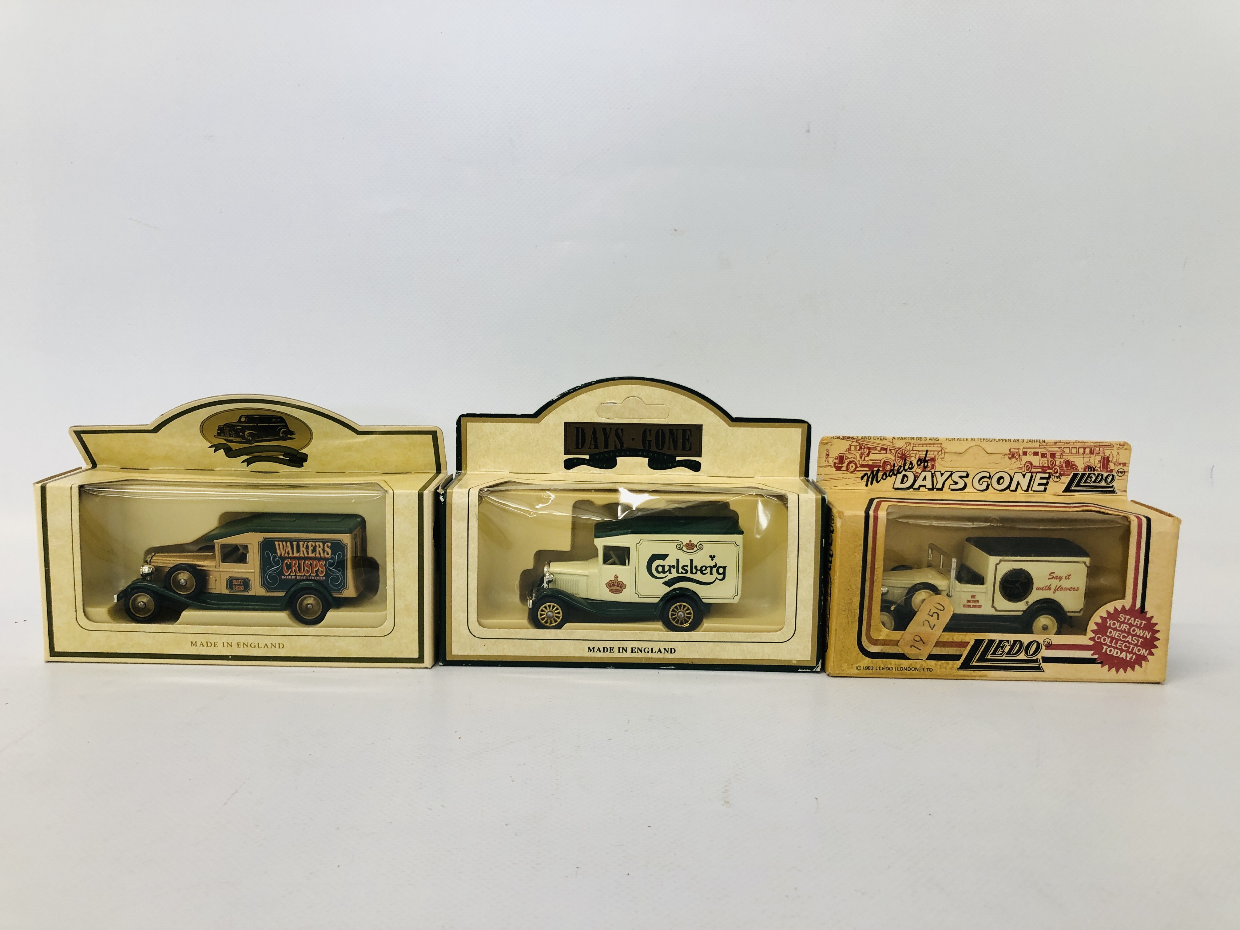COLLECTION OF DAYS GONE COLLECTORS DIE-CAST MODEL VEHICLES IN ORIGINAL BOXES - Image 6 of 10