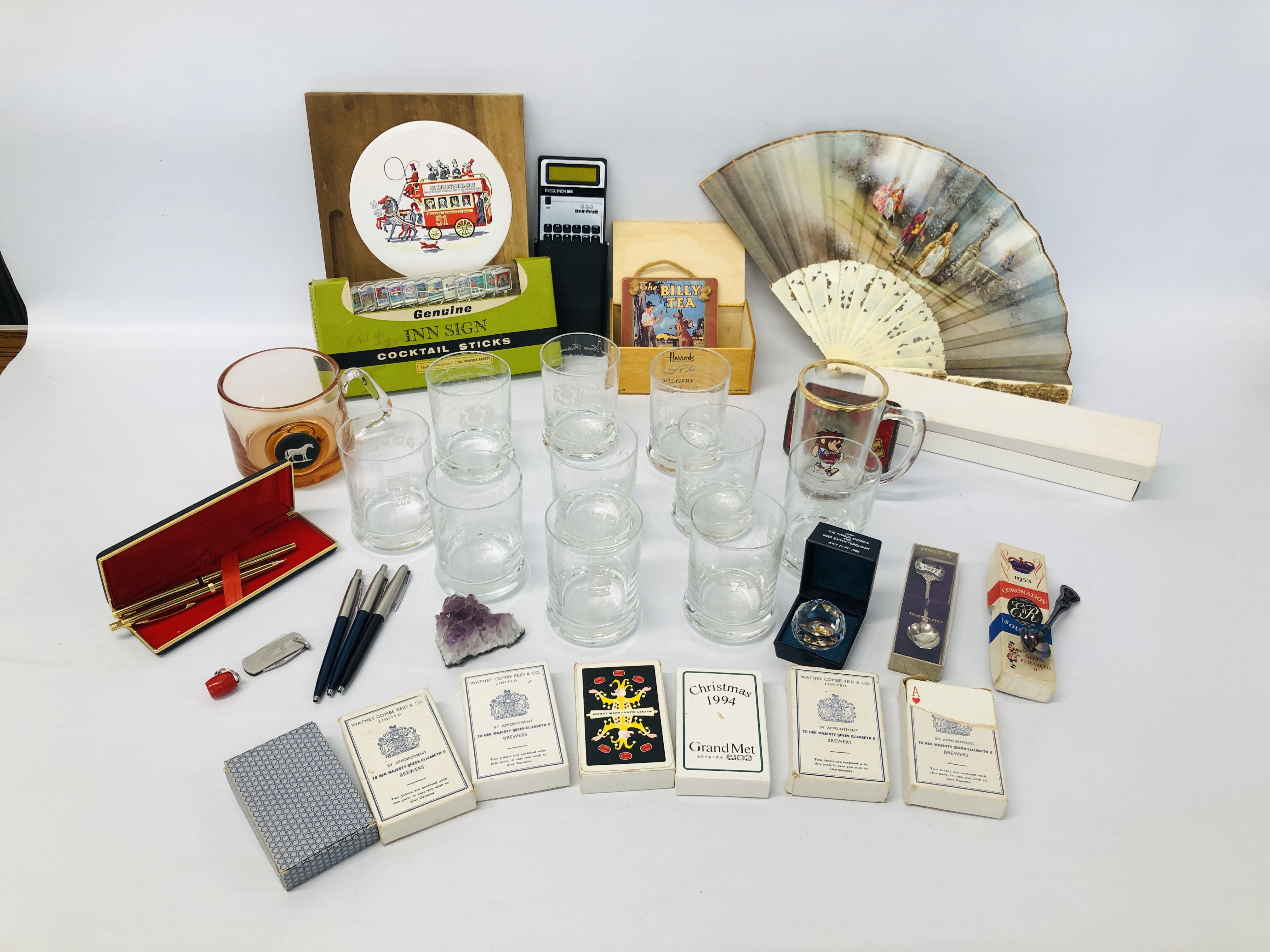 BOX OF ASSORTED BREWERY RELATED ITEMS TO INCLUDE "THE FAMOUS GROUSE WHISKY GLASSES" 10, - Image 3 of 17