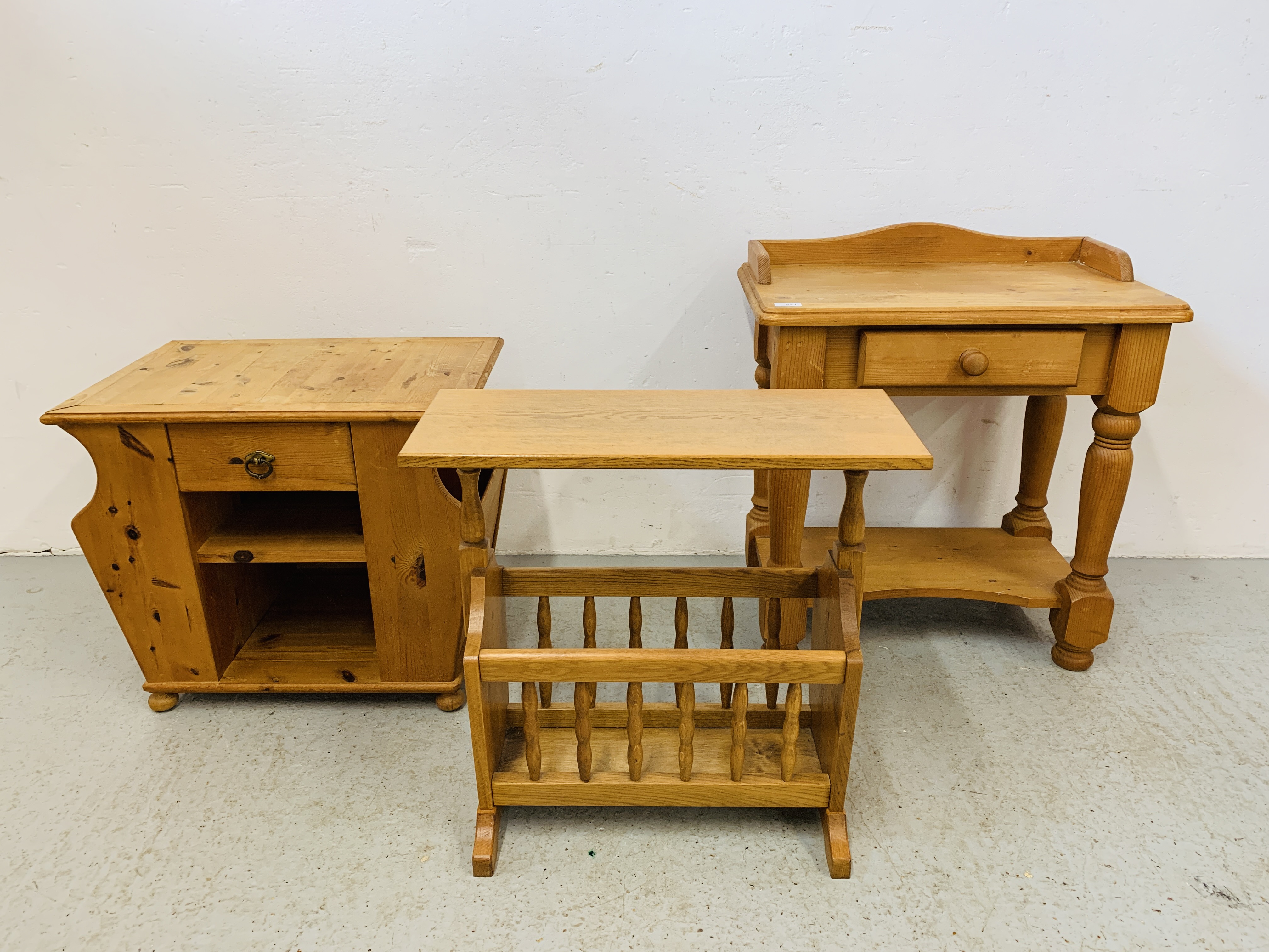 SMALL SOLID WAXED PINE SINGLE DRAWER BEDSIDE STAND,