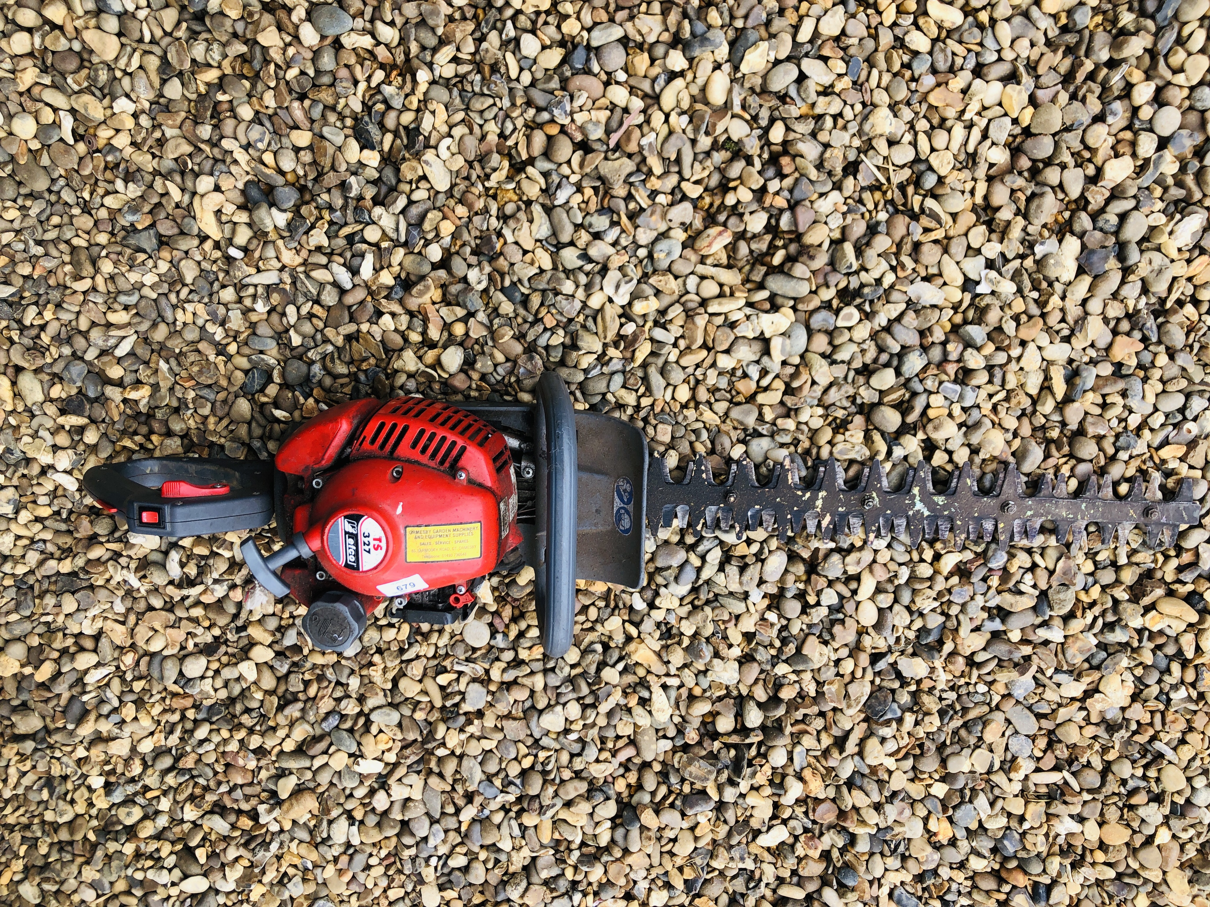 2 X EFCO PETROL HEDGE TRIMMERS, MAKITA PETROL HEDGE TRIMMER, - Image 6 of 6