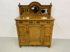 A SOLID LIGHT OAK TWO DRAWER SIDEBOARD WITH MIRRORED UPSTAND,