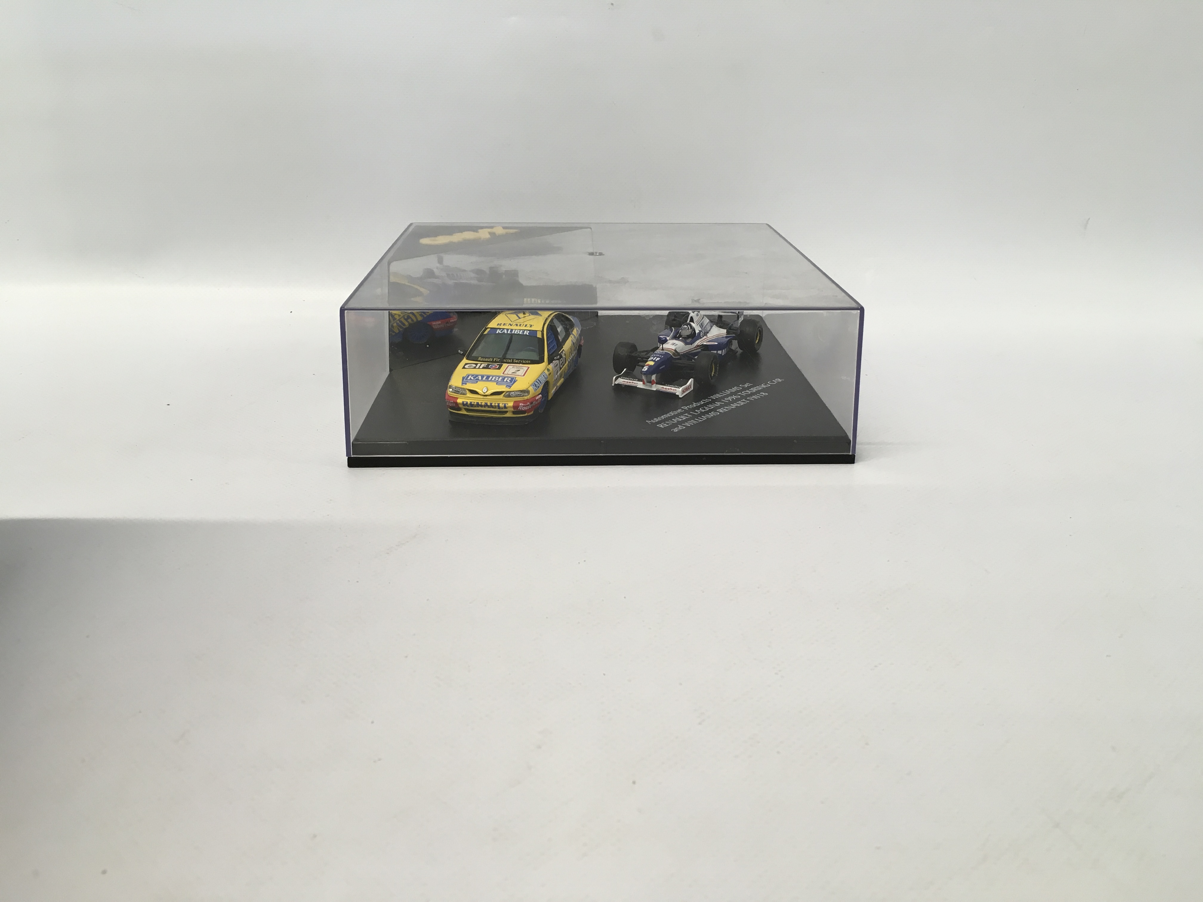 DIE-CAST RACING COLLECTABLE "WINSTON DRAG RACING" BOXED ALONG WITH AN ONYX FORMULA 1 MODELS RENAULT - Image 3 of 5