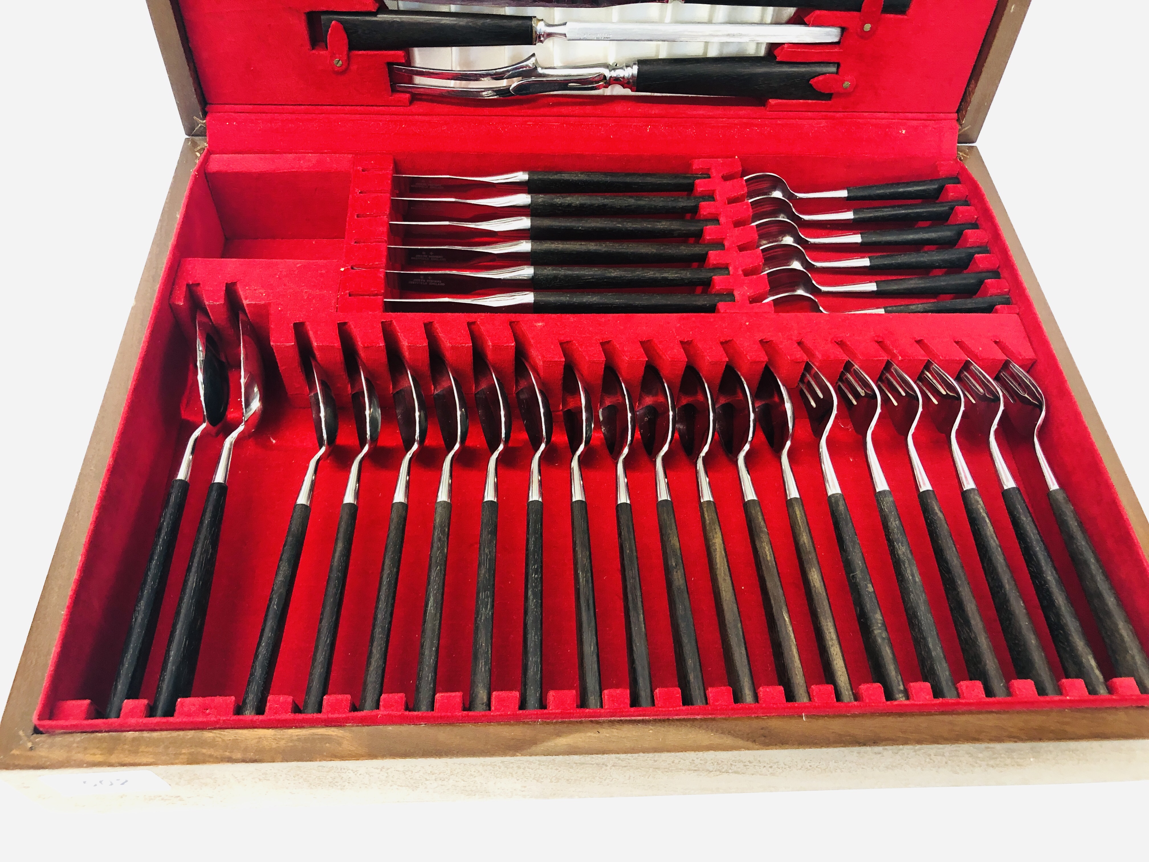 A JOSEPH ROGERS CANTEEN OF CUTLERY BOXED - Image 4 of 5