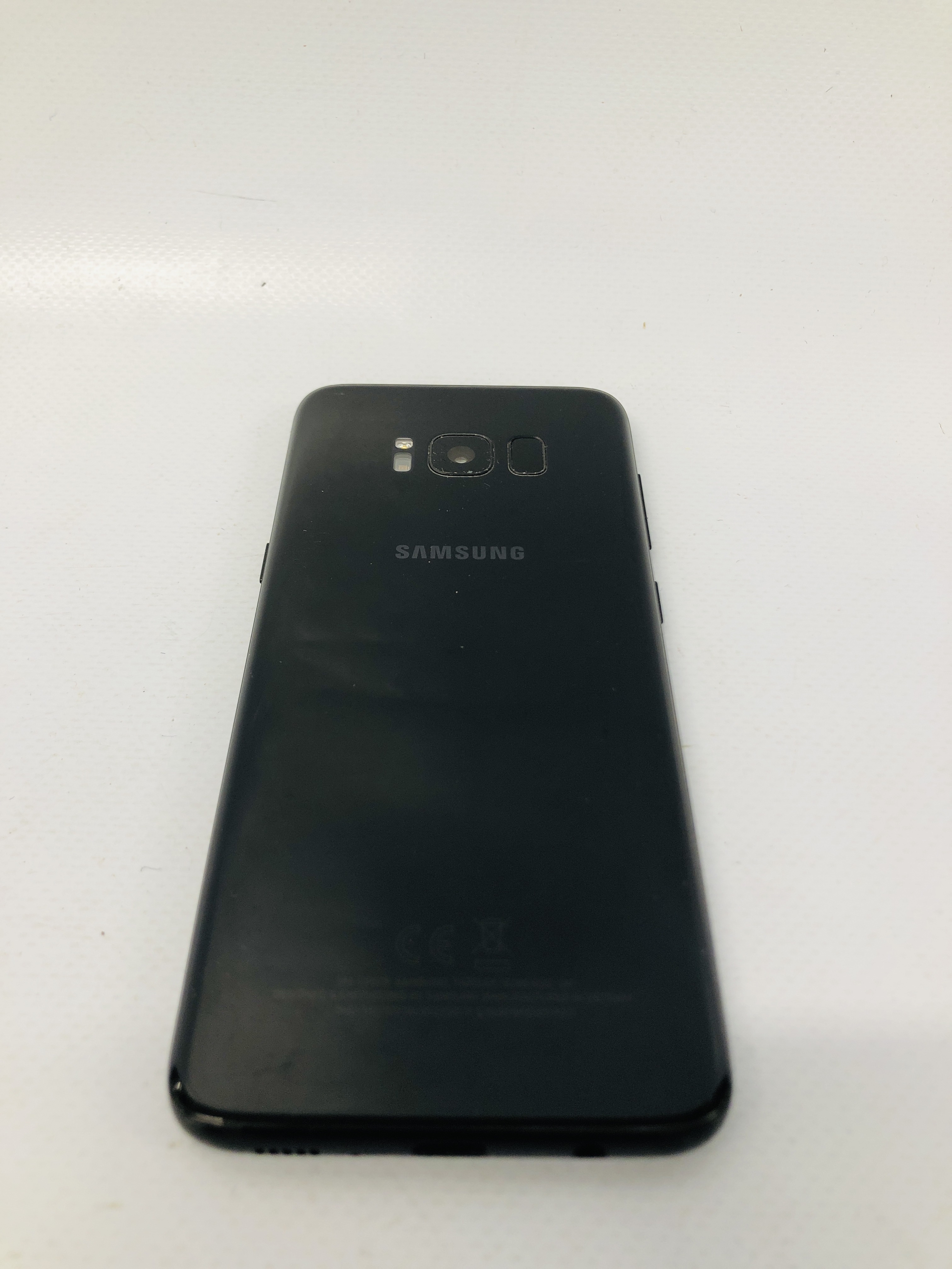 A SAMSUNG GALAXY S8 SMARTPHONE - SOLD AS SEEN - NO GUARANTEE OF CONNECTIVITY - Image 3 of 3