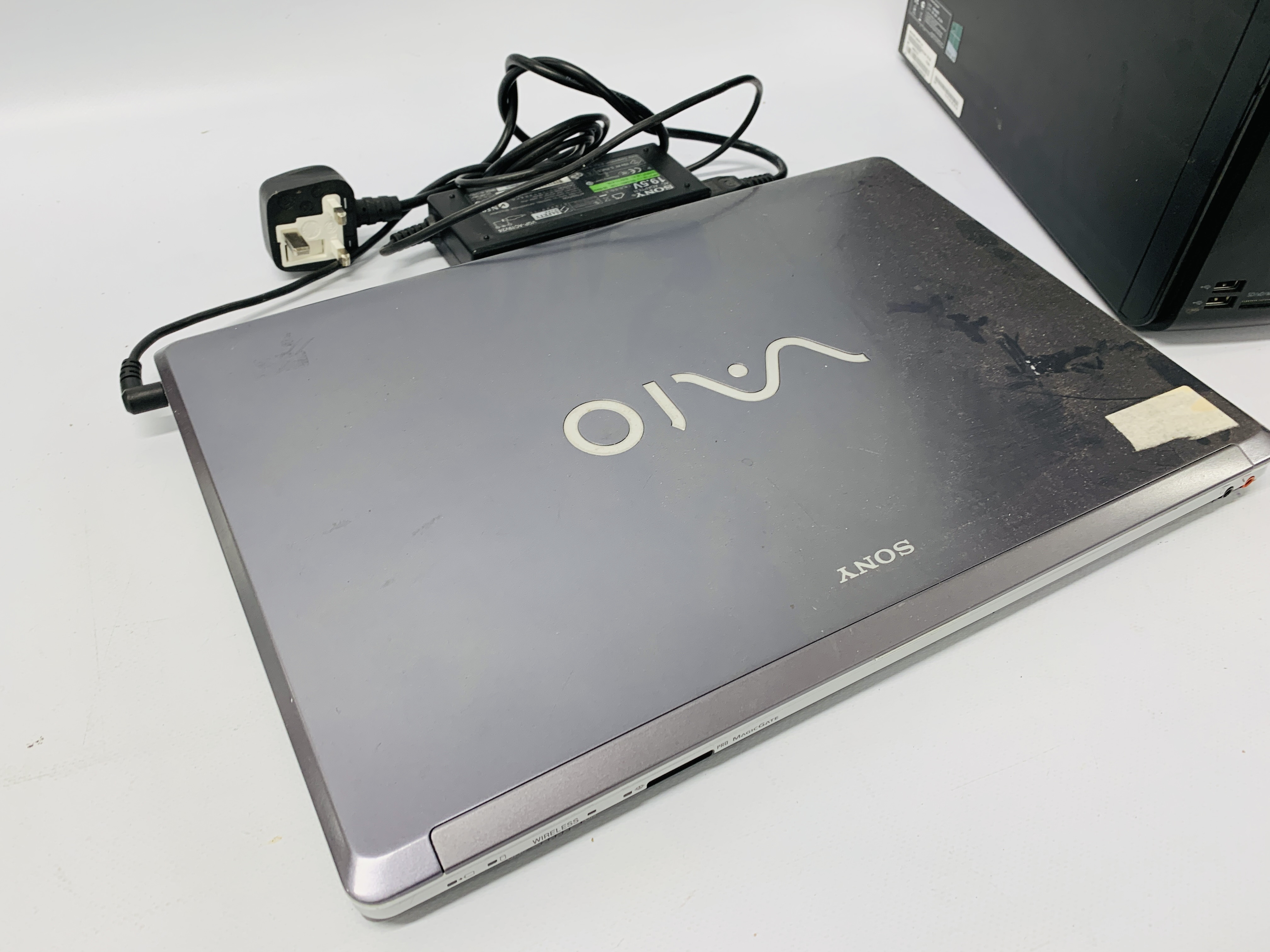 SONY VAIO LAPTOP COMPUTER MODEL PCG-3D1M WINDOWS VISTA WITH CHARGER (S/N 282774625017682) AND - Image 7 of 7