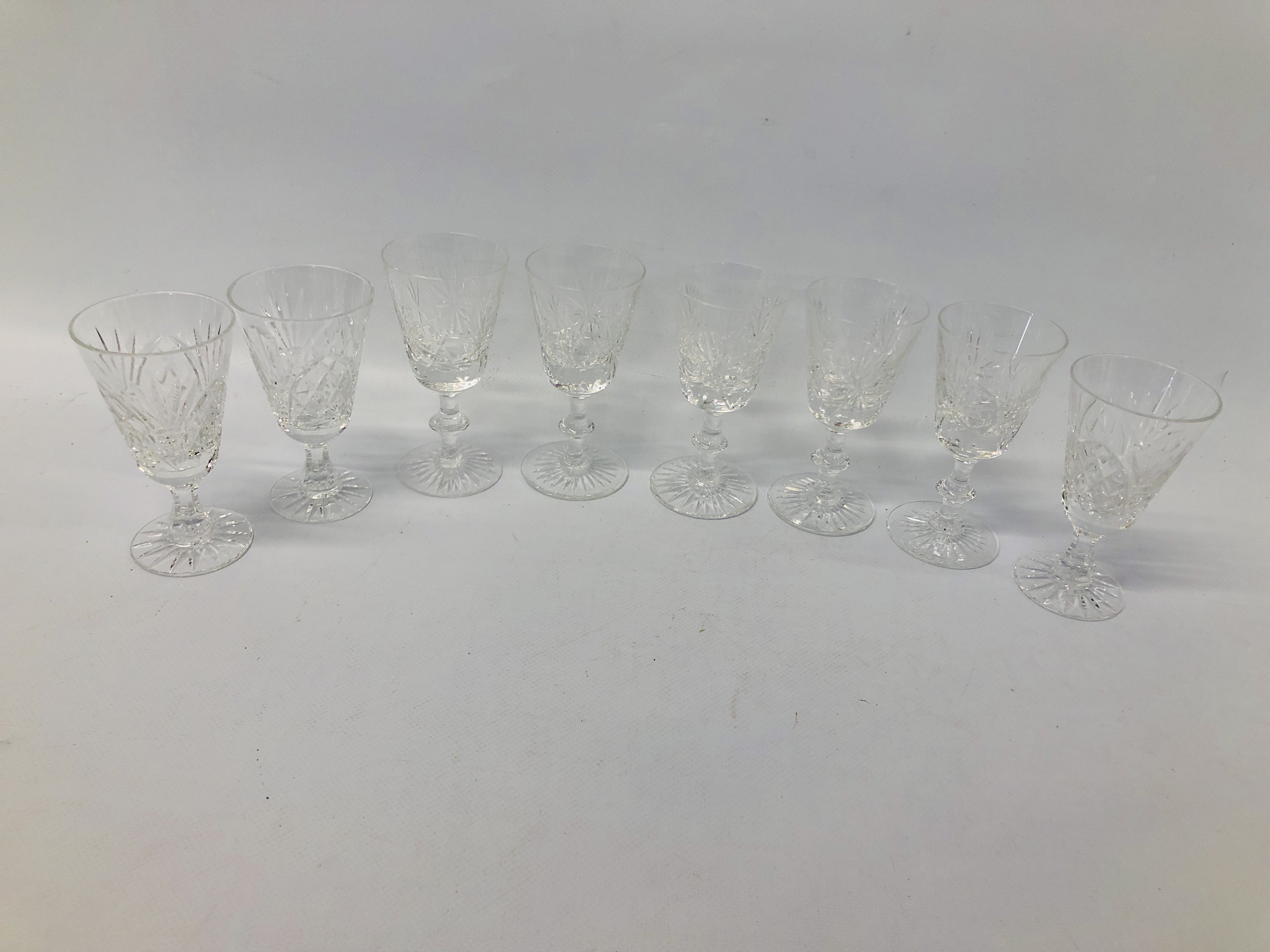 COLLECTION OF GOOD QUALITY CUT GLASS CRYSTAL DRINKING VESSELS ALONG WITH A SET OF 4 HAND PAINTED - Image 9 of 11
