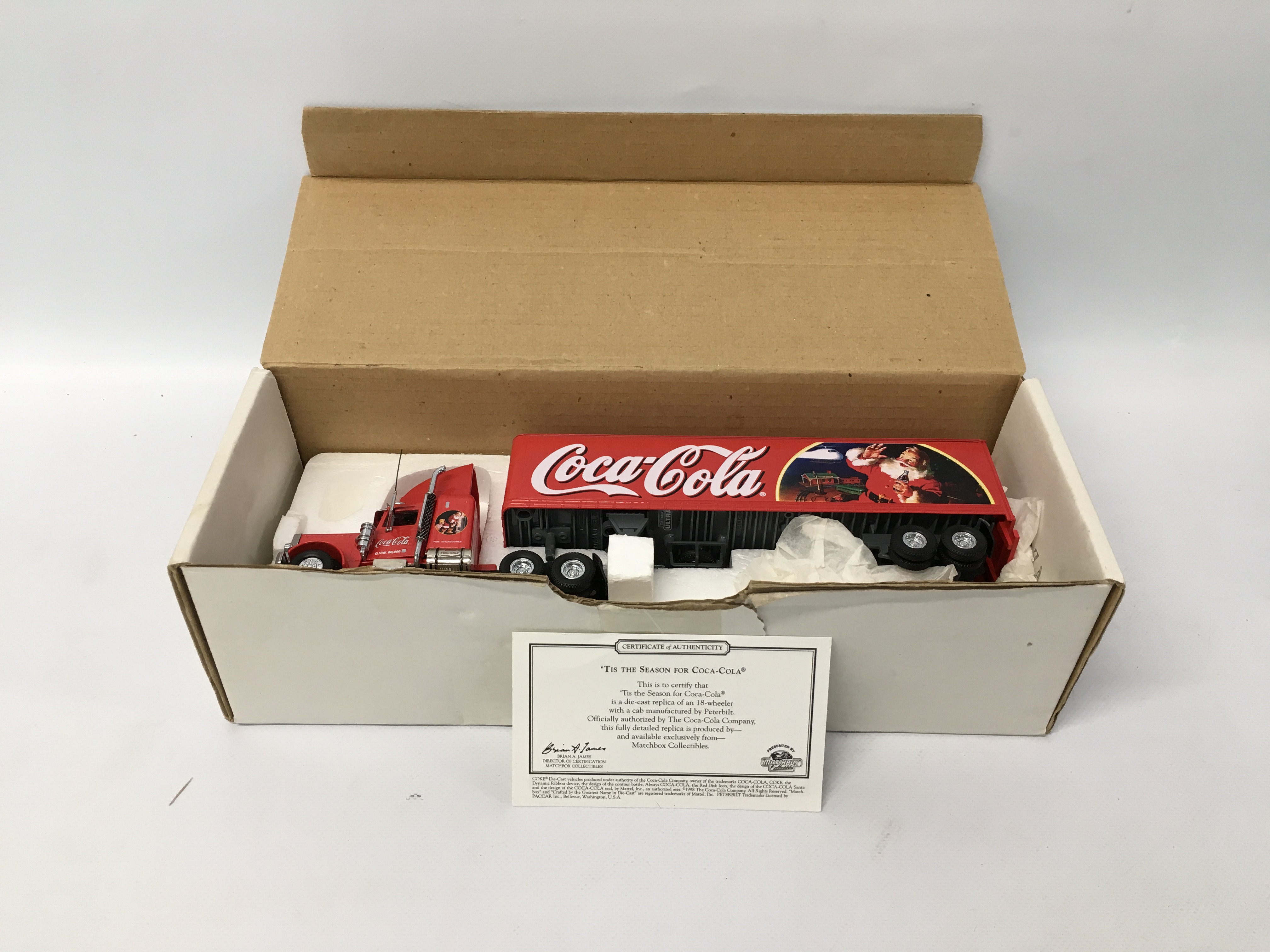 BOX OF DIE-CAST MODELS VEHICLES TO INCLUDE A "MATCHBOX" ULTRA COCA-COLA LORRY (BOXED) ALONG WITH - Image 6 of 9