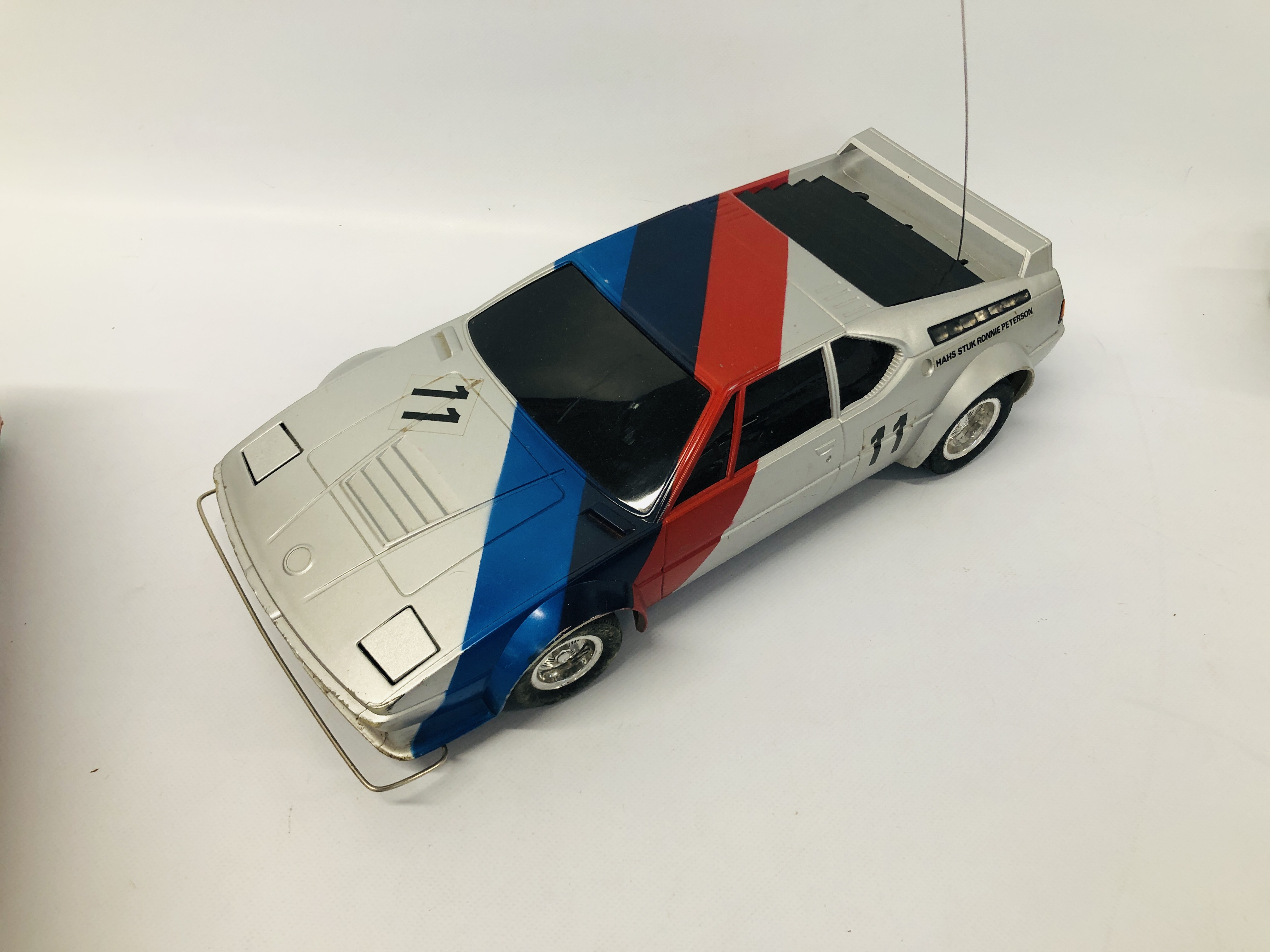 A MASSEY FERGUSON POWER PART RADIO CONTROLLED BMW M1 G4 CAR IN BOX - SOLD AS SEEN - Image 4 of 6