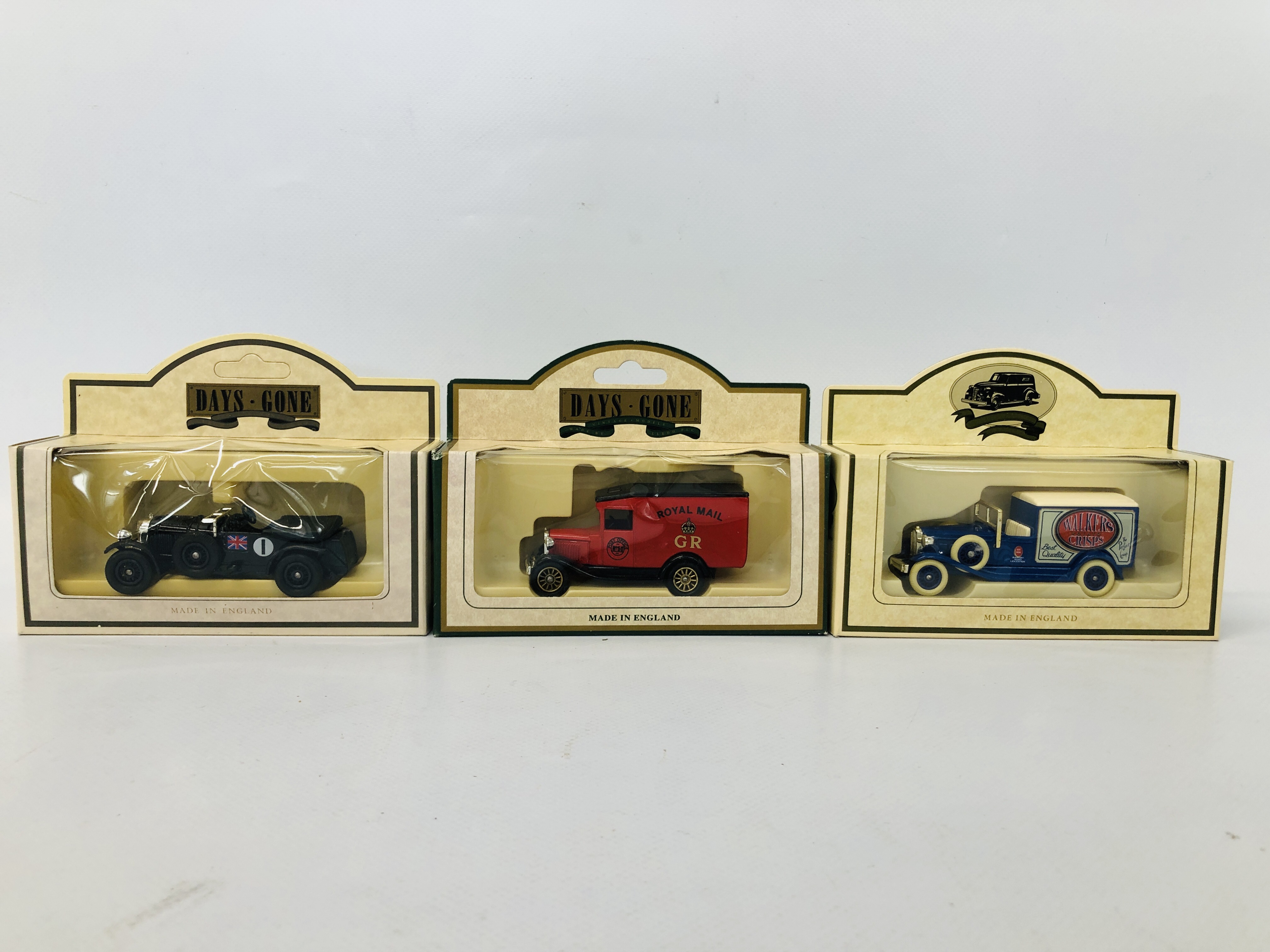 COLLECTION OF DAYS GONE COLLECTORS DIE-CAST MODEL VEHICLES IN ORIGINAL BOXES - Image 8 of 10