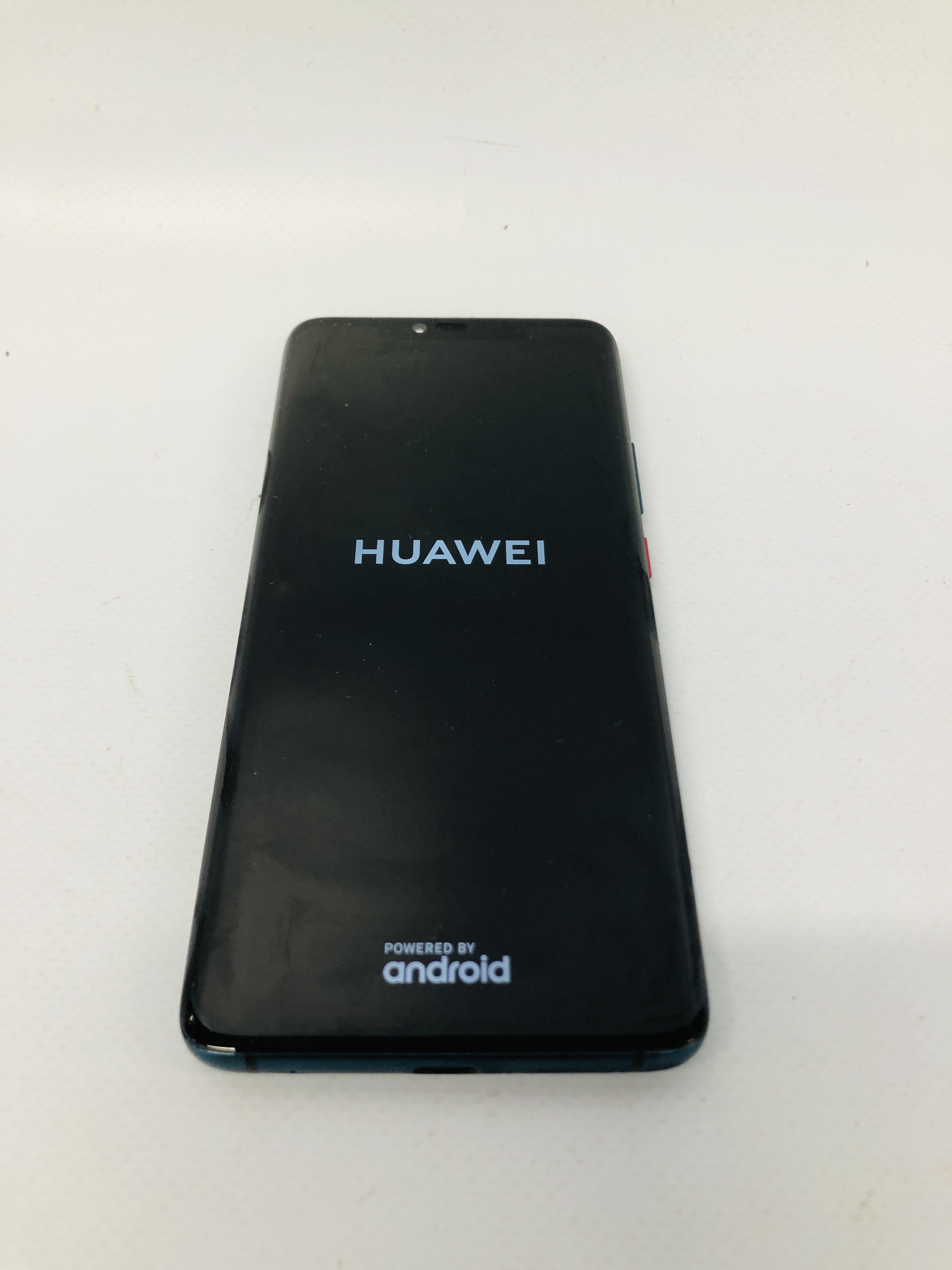 A HUAWEI LYA-L09 SMARTPHONE - SOLD AS SEEN - NO GUARANTEE OF CONNECTIVITY