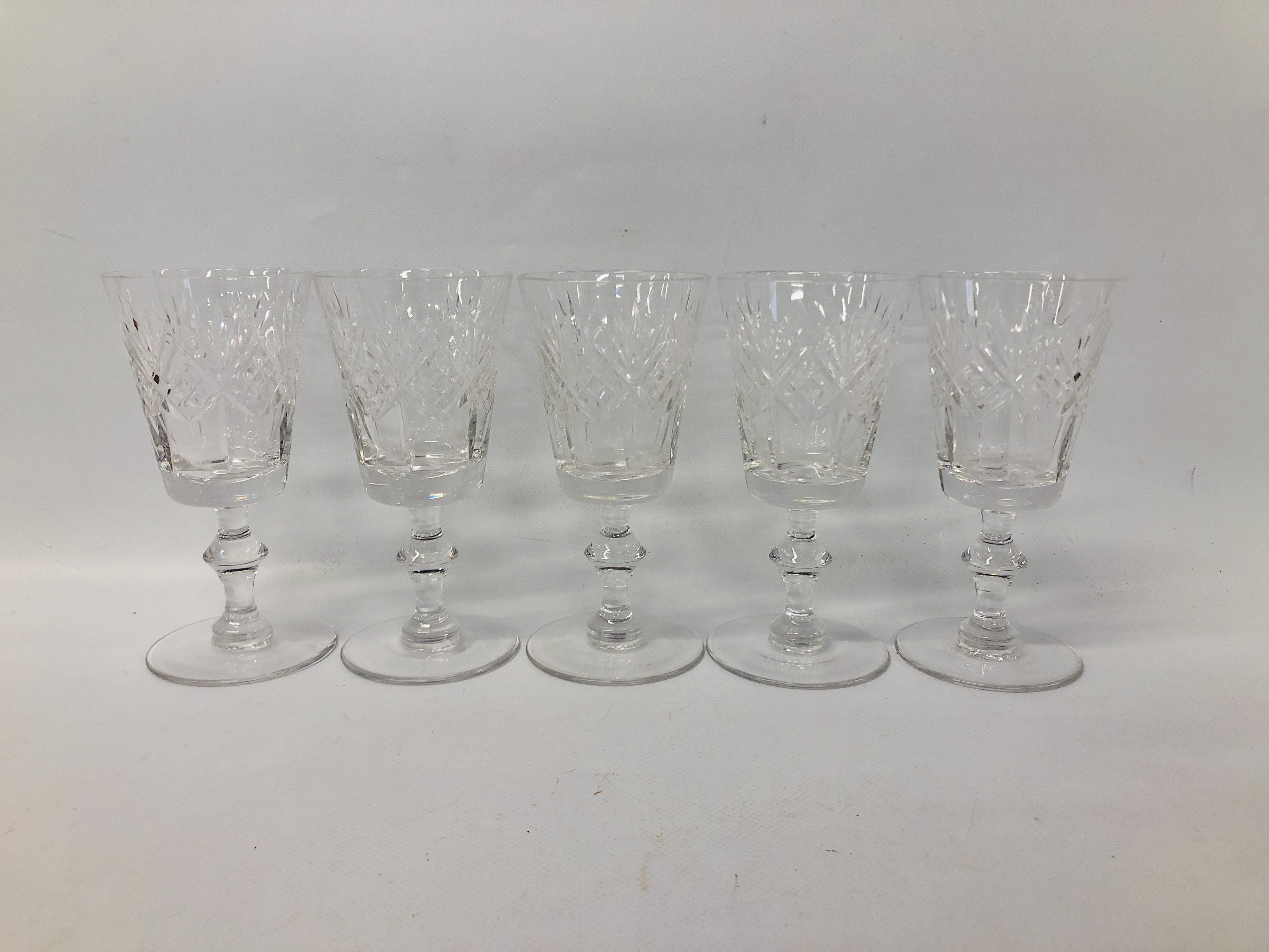 COLLECTION OF GOOD QUALITY CUT GLASS CRYSTAL DRINKING VESSELS ALONG WITH A SET OF 4 HAND PAINTED - Image 7 of 11