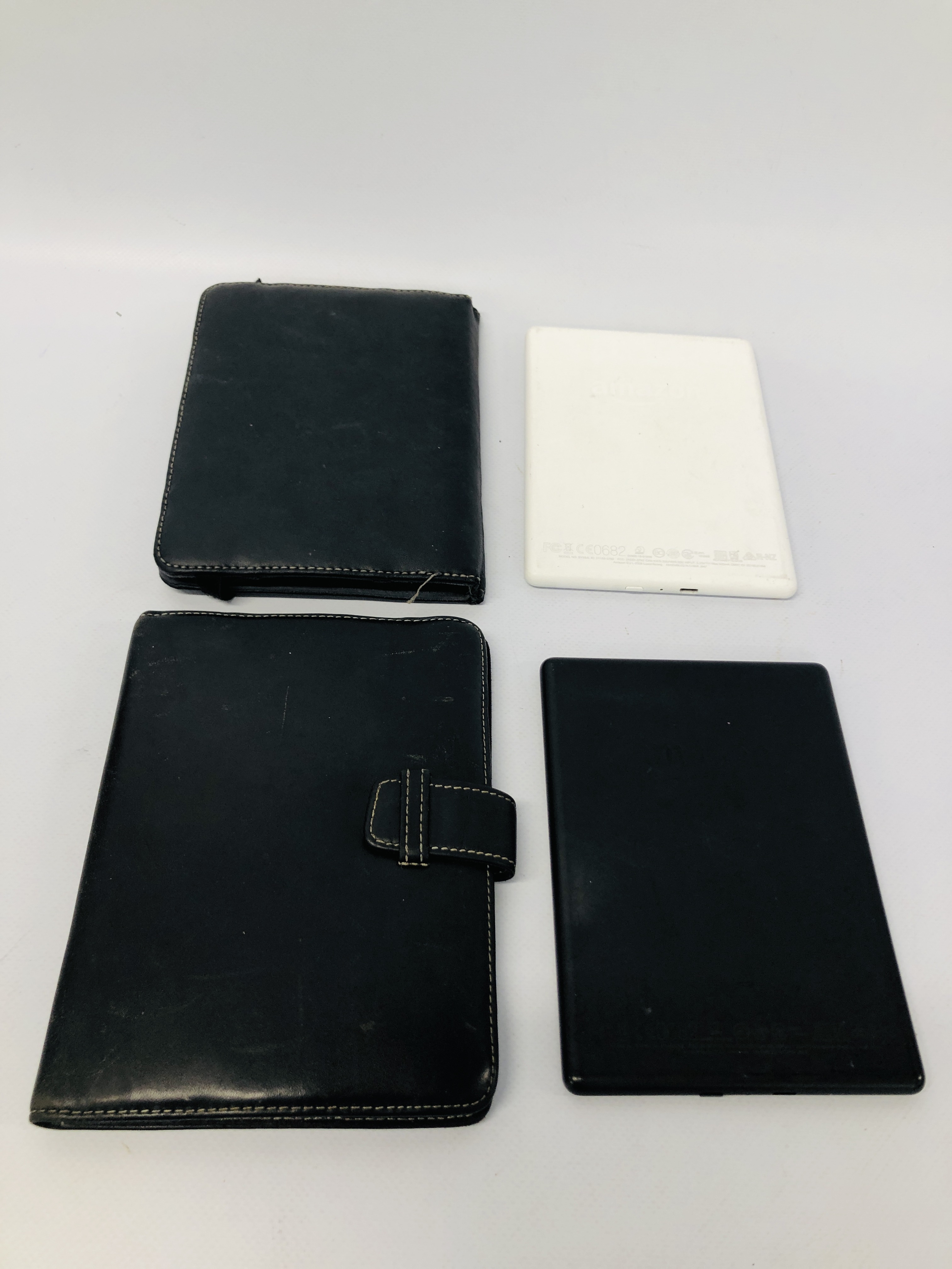 4 X AMAZON KINDLES - SOLD AS SEEN - NO GUARANTEE OF CONNECTIVITY - Image 3 of 3