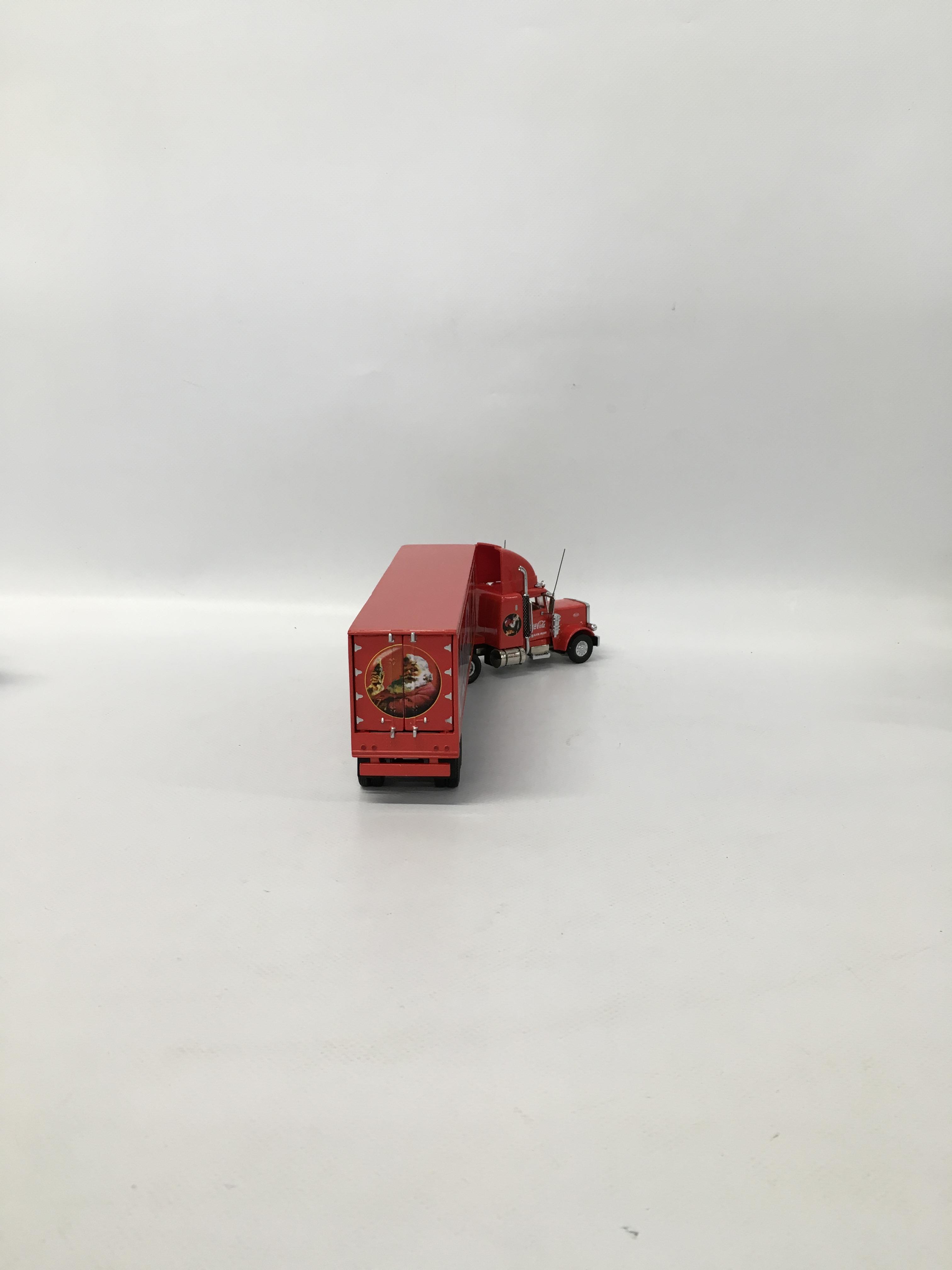BOX OF DIE-CAST MODELS VEHICLES TO INCLUDE A "MATCHBOX" ULTRA COCA-COLA LORRY (BOXED) ALONG WITH - Image 3 of 9