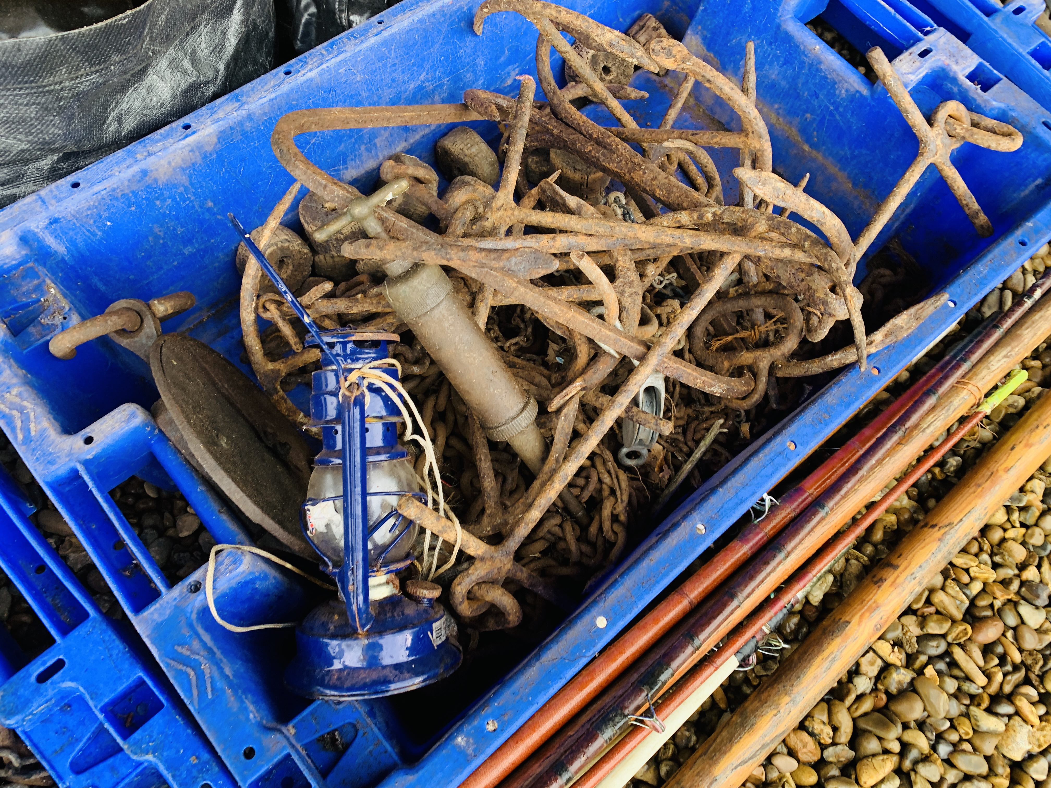 5 X PLASTIC CRATES CONTAINING ASSORTED CHAINS, ANCHORS, ROLLOCKS, - Image 2 of 9