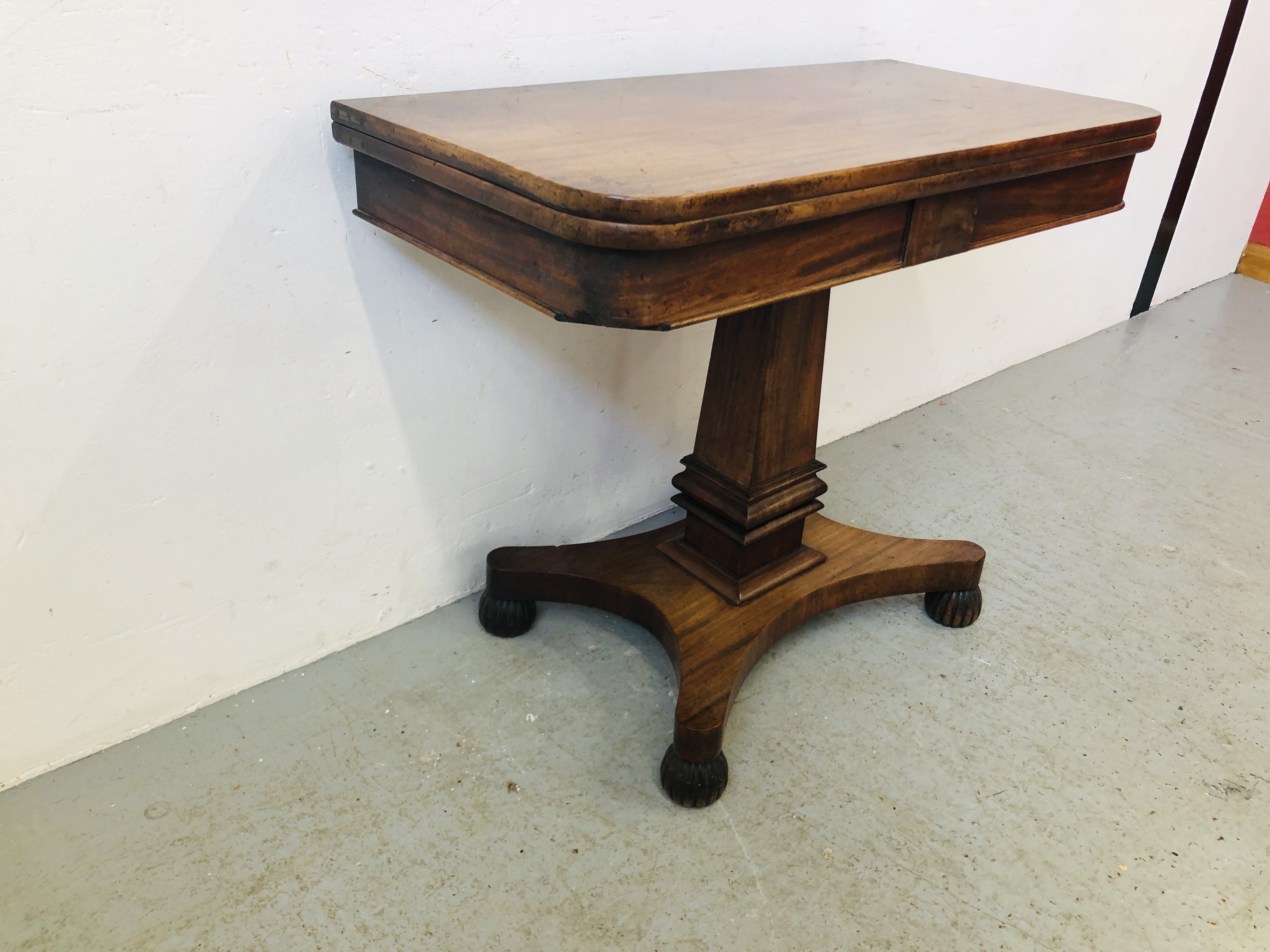 REGENCY MAHOGANY PEDESTAL FOLDING TOP TEA TABLE - Image 2 of 9