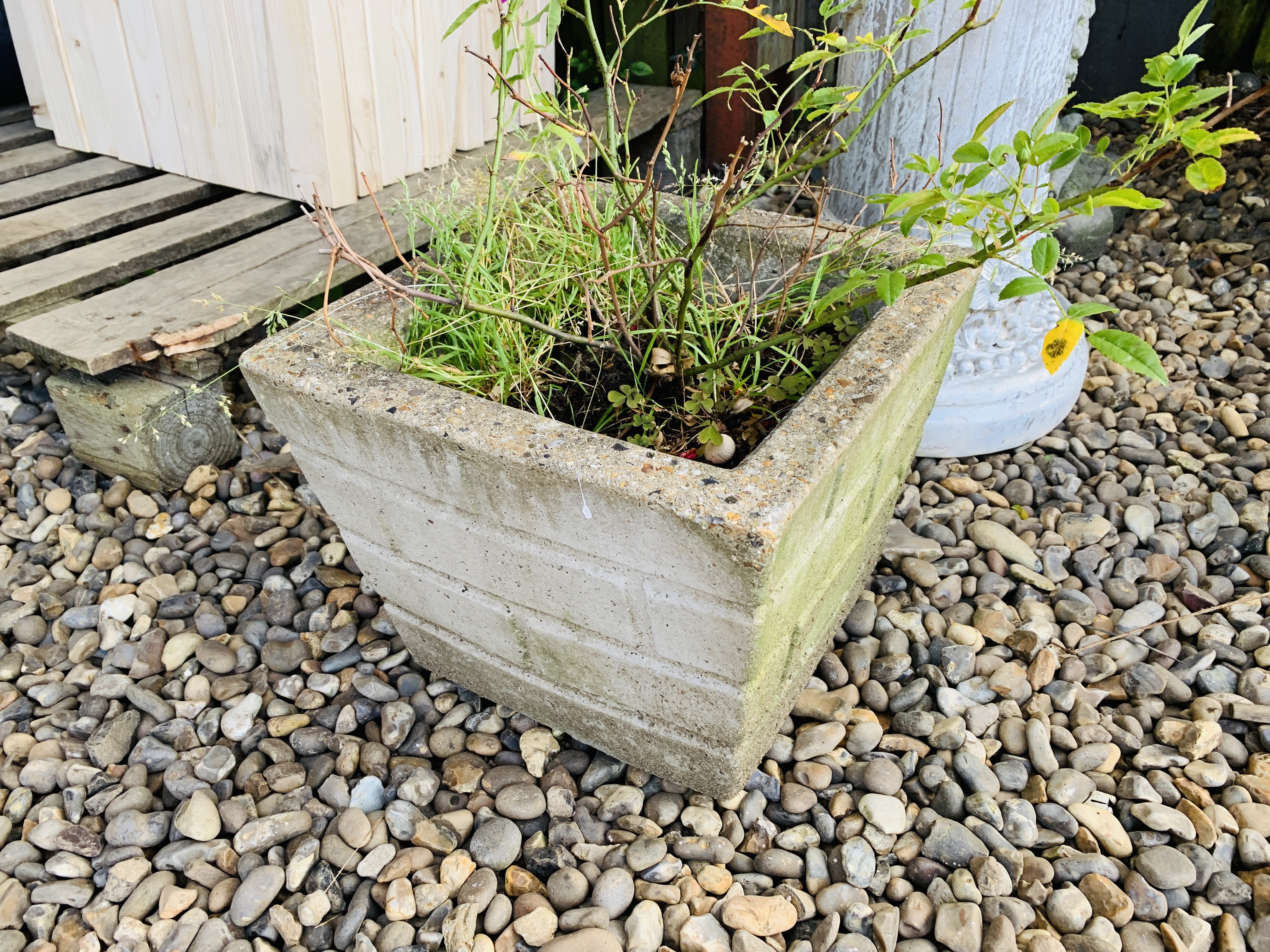 A STONEWORK BIRD BATH HEIGHT 67CM. - Image 2 of 4