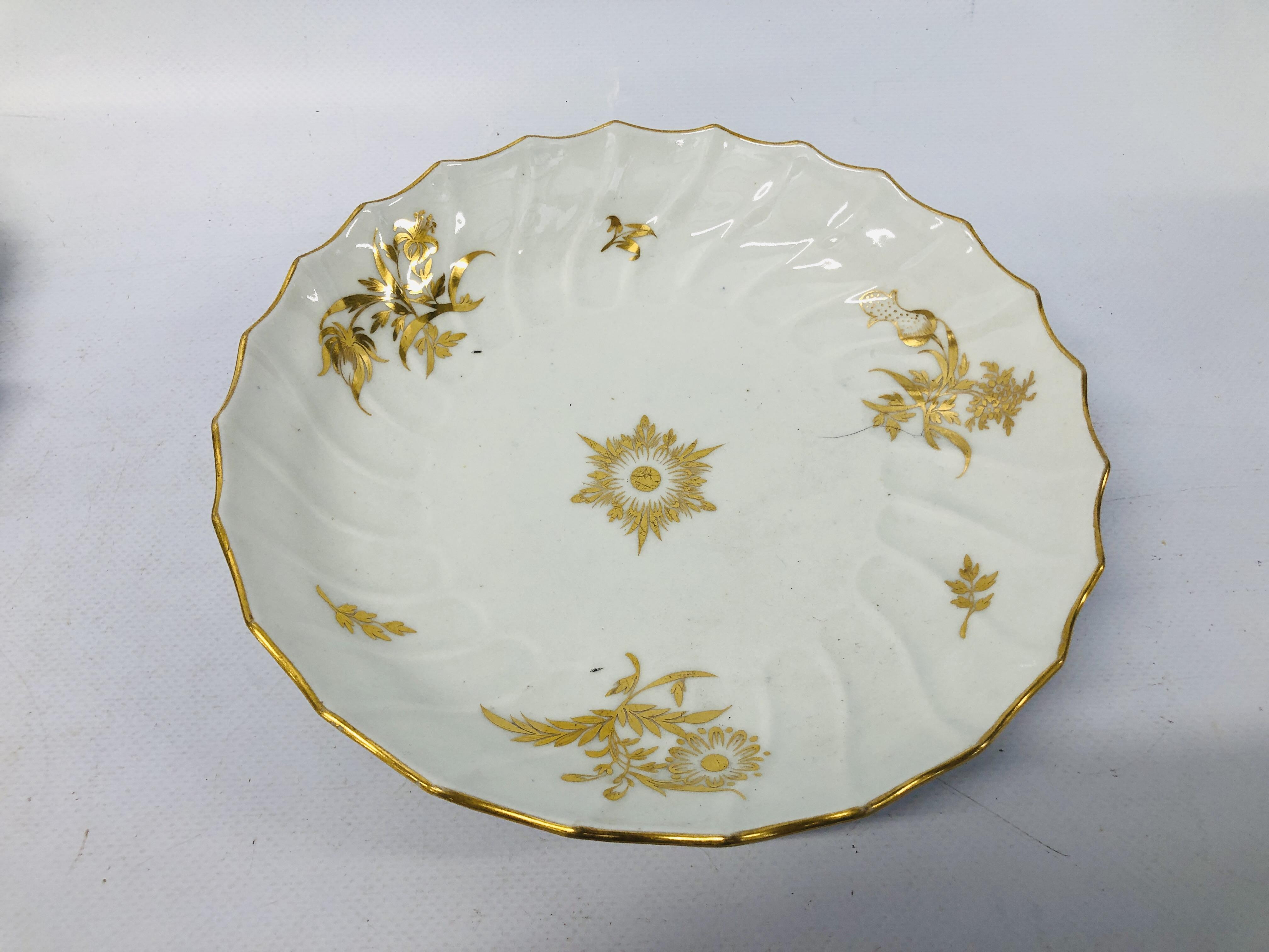 COLLECTION OF PERIOD PLATES TO INCLUDE A SET OF 4 HANDPAINTED FLORAL PATTERN PLATES "3090", - Image 13 of 17