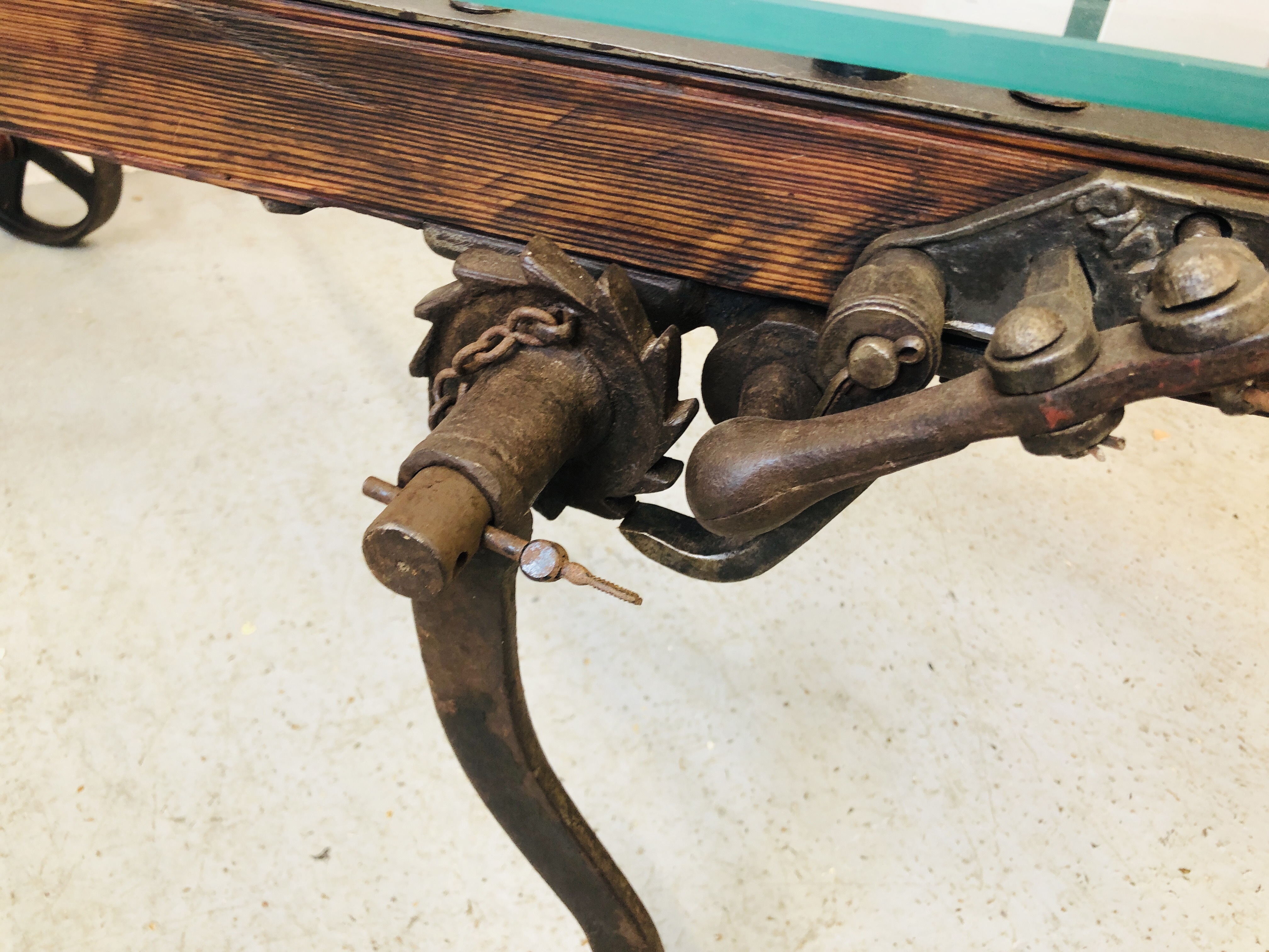 A GLASS TOP EXTENDING COFFEE TABLE CONVERTED FROM AN ANTIQUE COOKS RATCHET ACTION SACK BARROW - Image 8 of 22