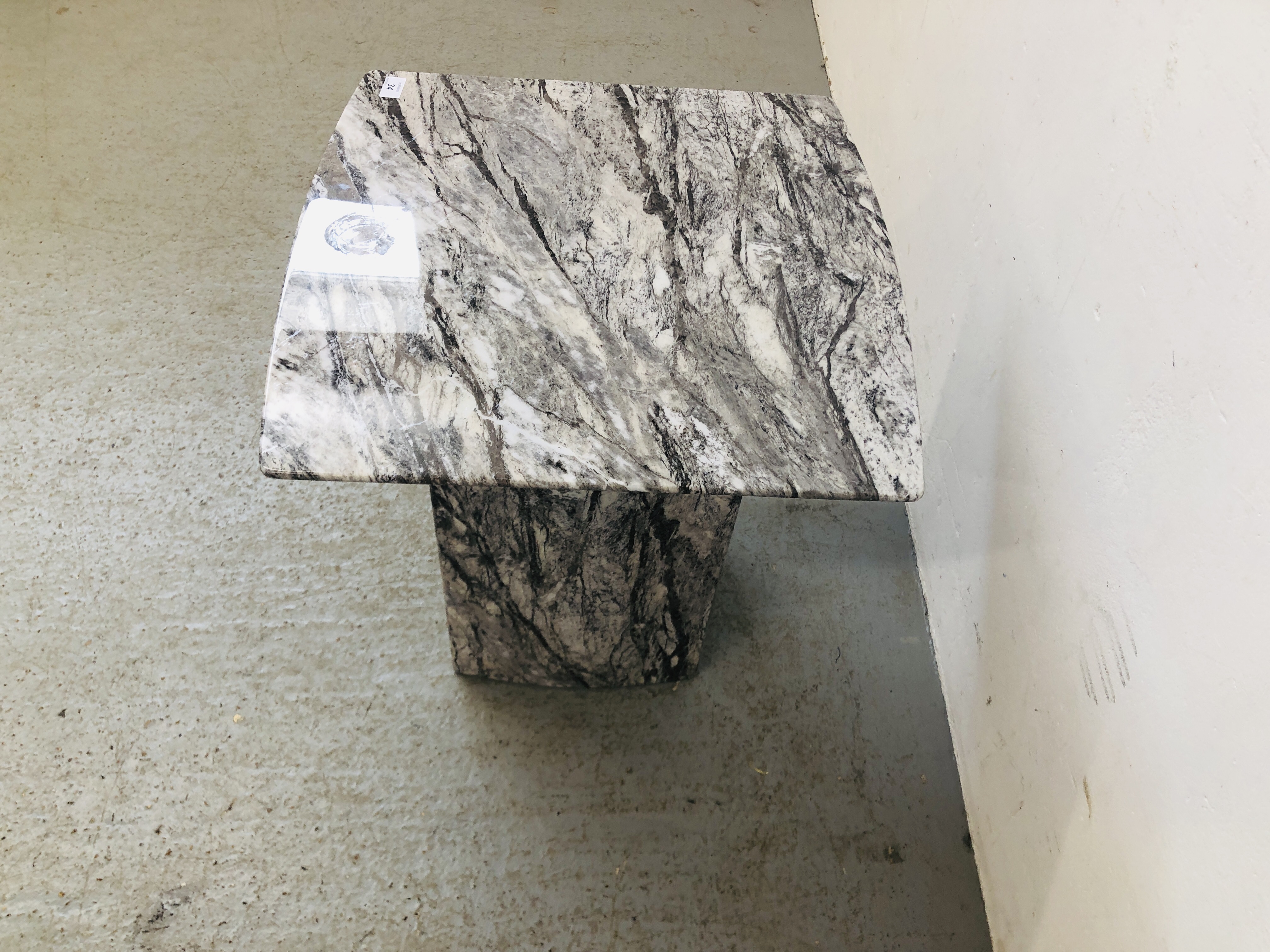 TWO MODERN DESIGNER MARBLE PEDESTAL OCC TABLES - COFFEE TABLE 120 X 70CM AND LAMP TABLE 56 X 56CM - Image 3 of 9