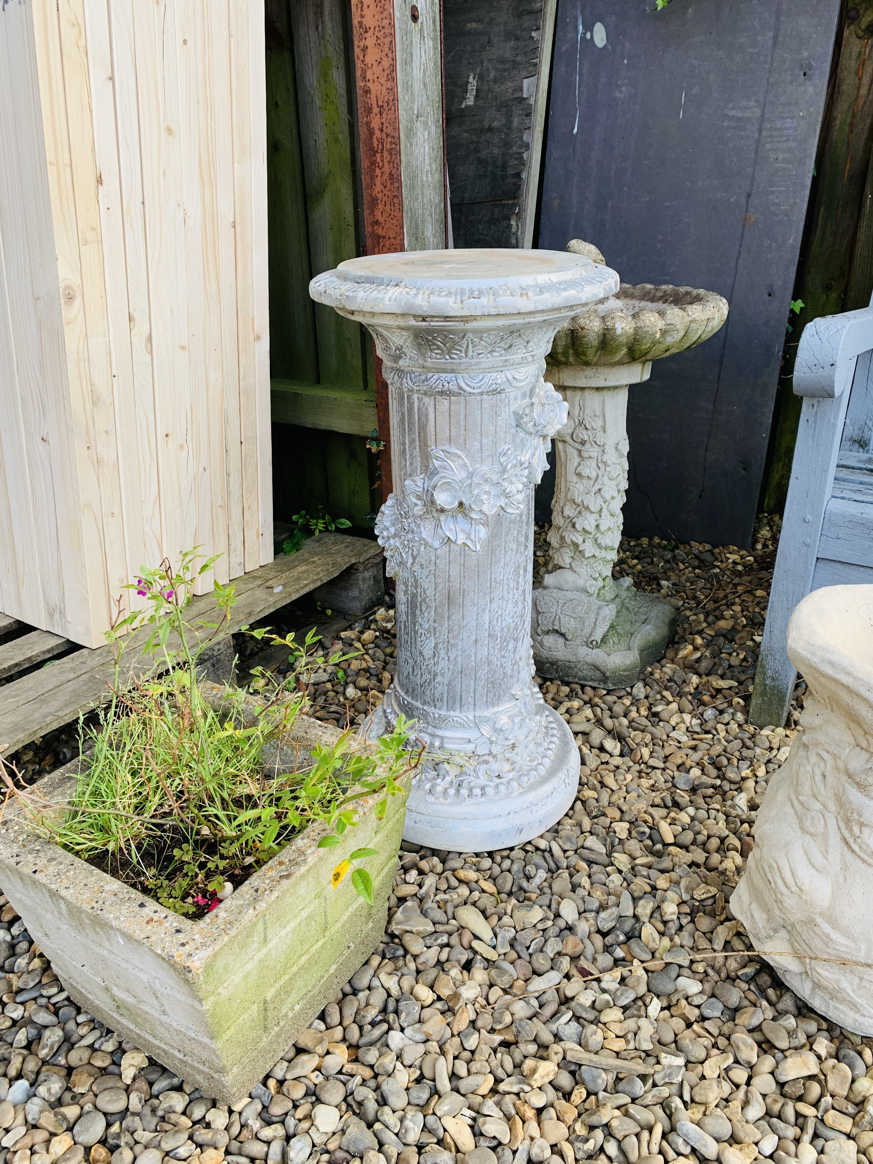 A STONEWORK BIRD BATH HEIGHT 67CM.