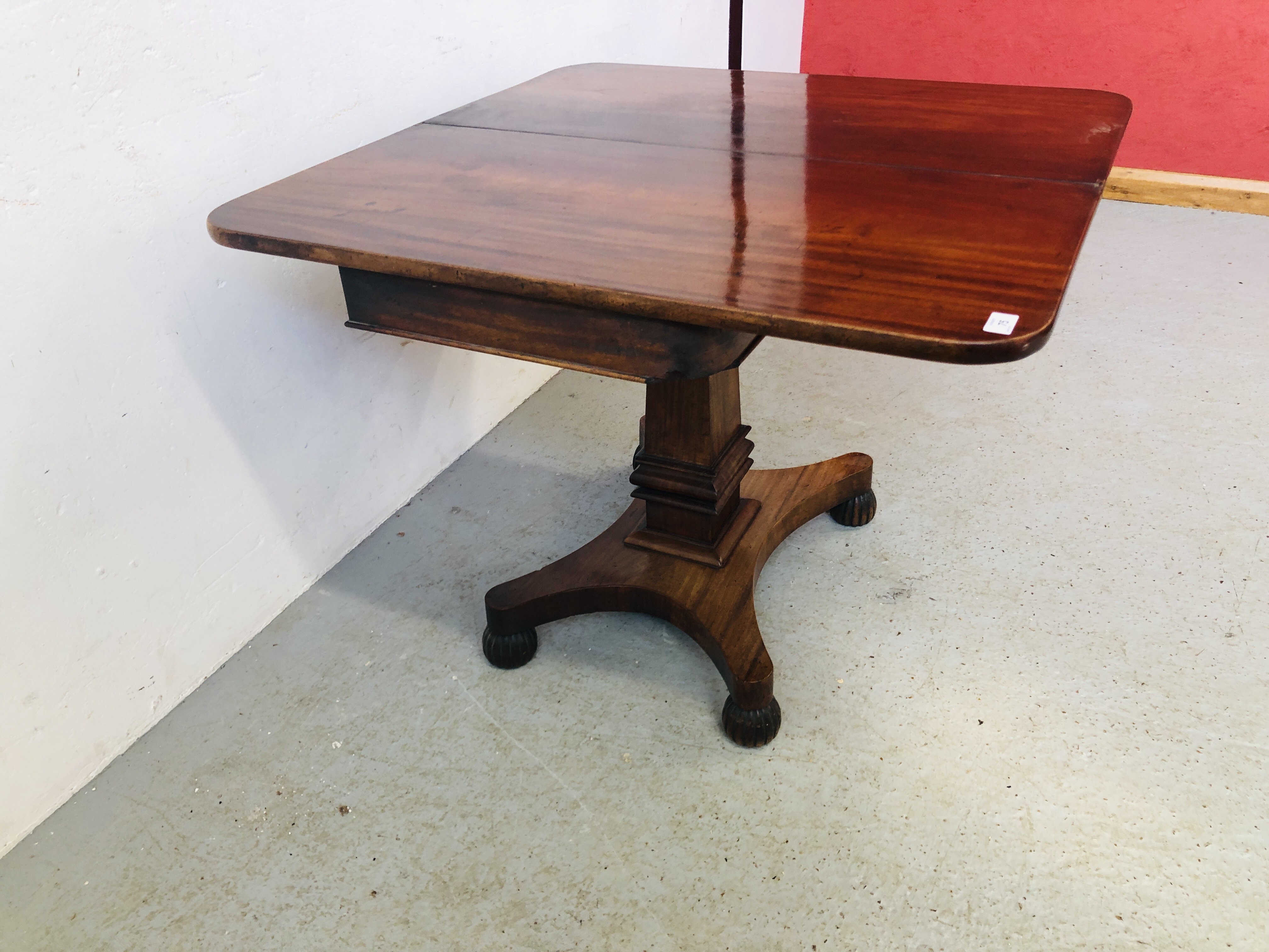 REGENCY MAHOGANY PEDESTAL FOLDING TOP TEA TABLE - Image 7 of 9