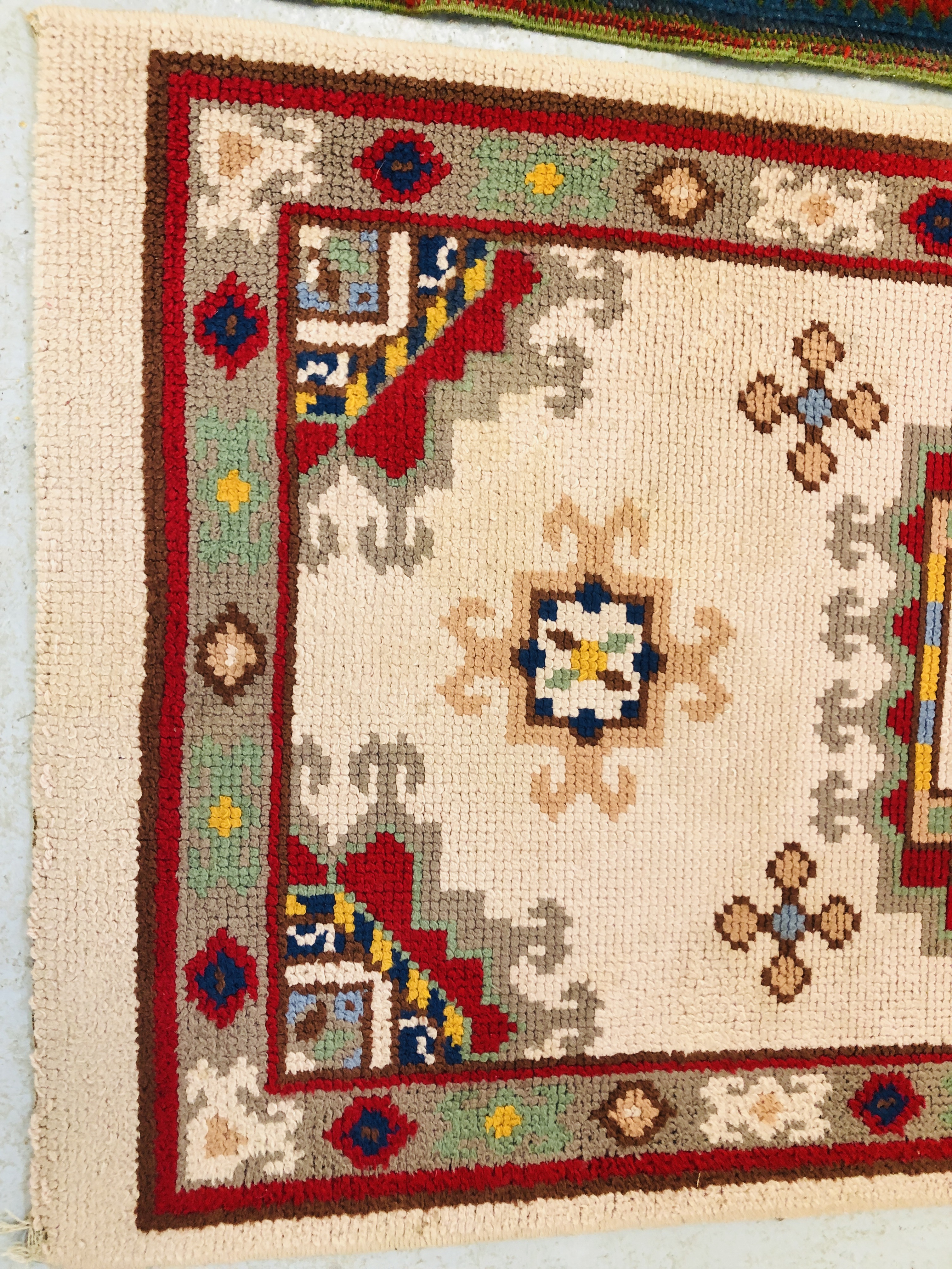 TRADITIONAL RUG OF IMPERIAL COLOUR, LENGTH 196CM. X WIDTH 129CM. - Bild 4 aus 9