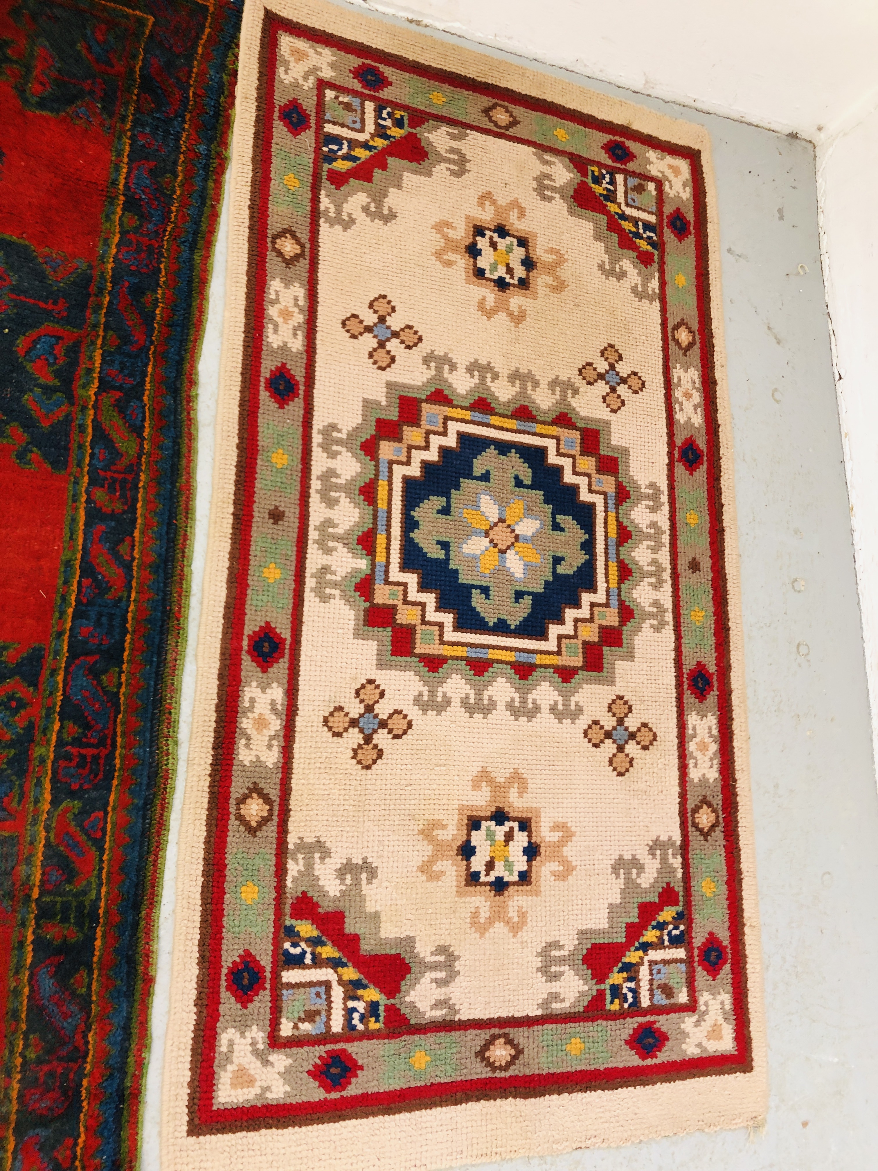 TRADITIONAL RUG OF IMPERIAL COLOUR, LENGTH 196CM. X WIDTH 129CM. - Bild 3 aus 9